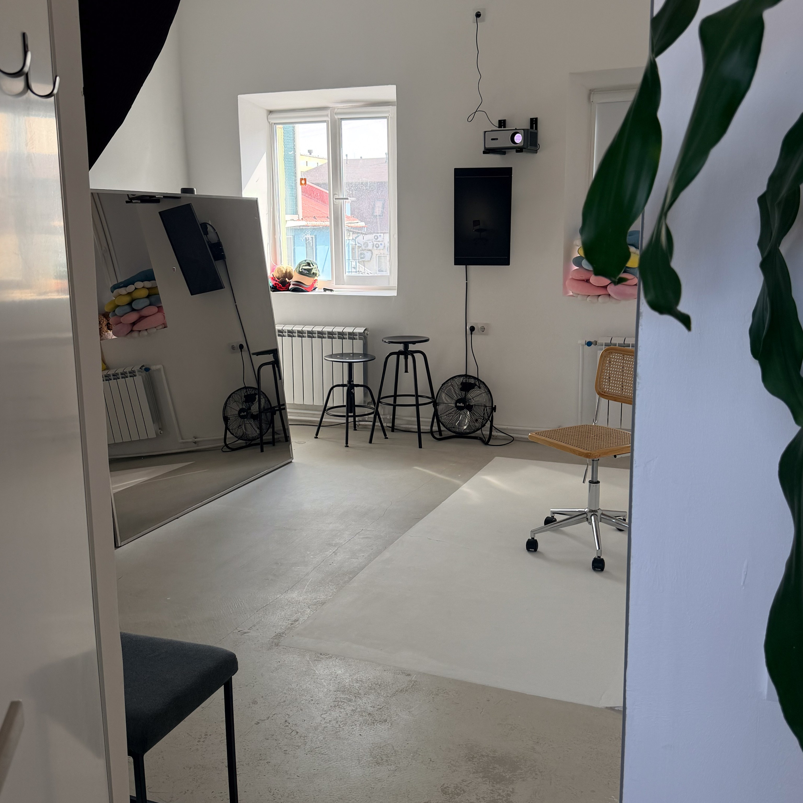 Ленинградская 29. Self-portrait studio in Samara