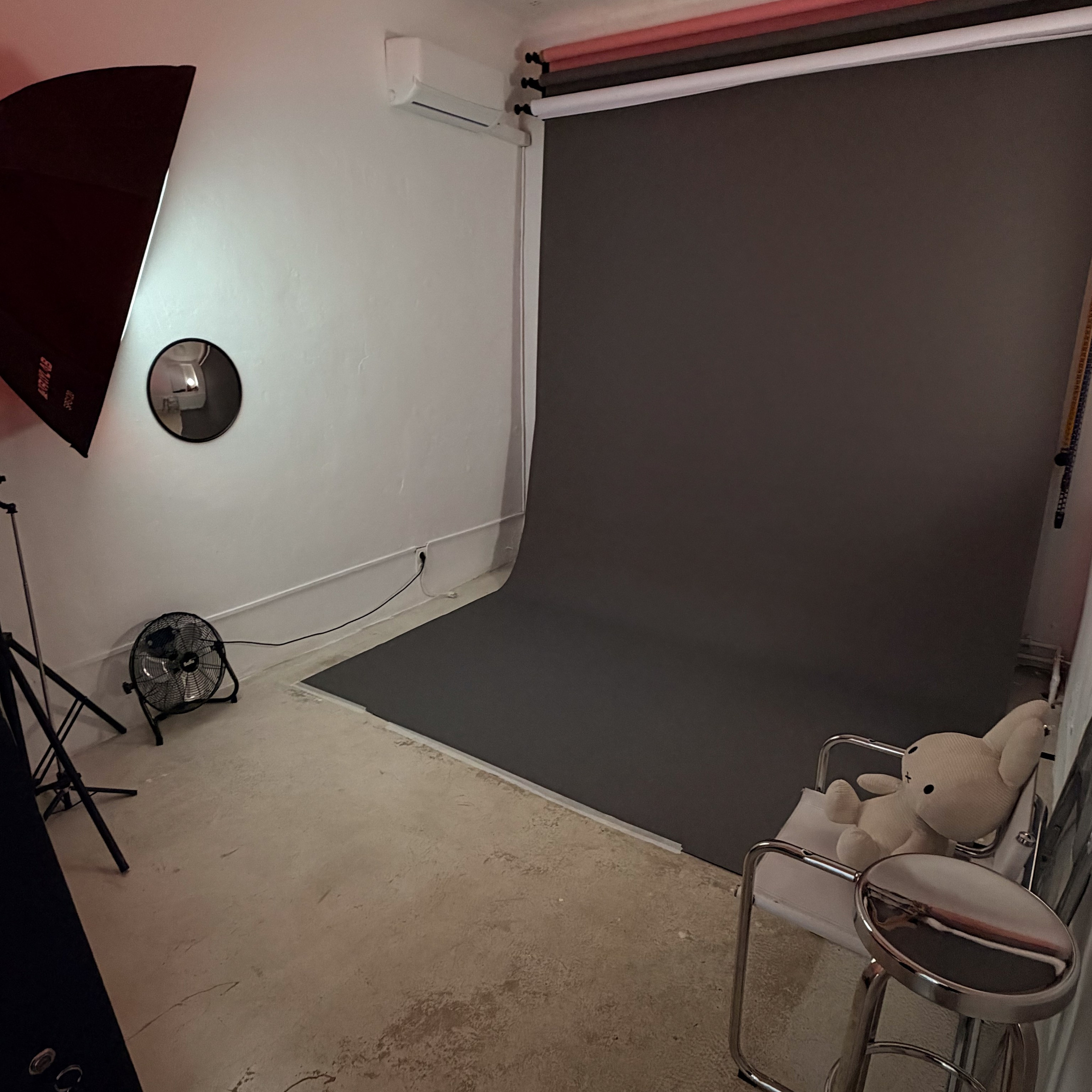 Ленинградская 29. Self-portrait studio in Samara