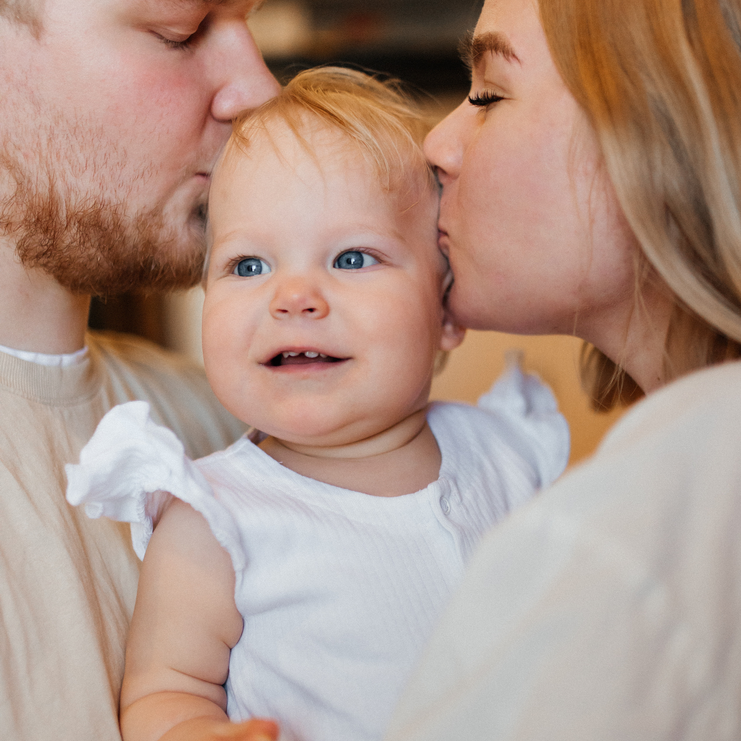 Агуше годик