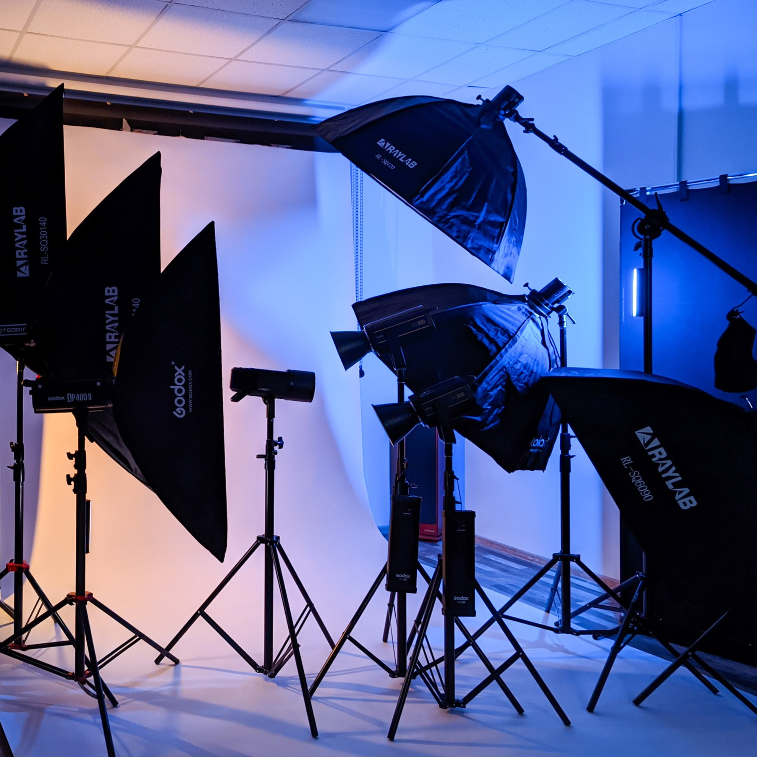 Аренда фотостудии для предметной съёмки в СПб