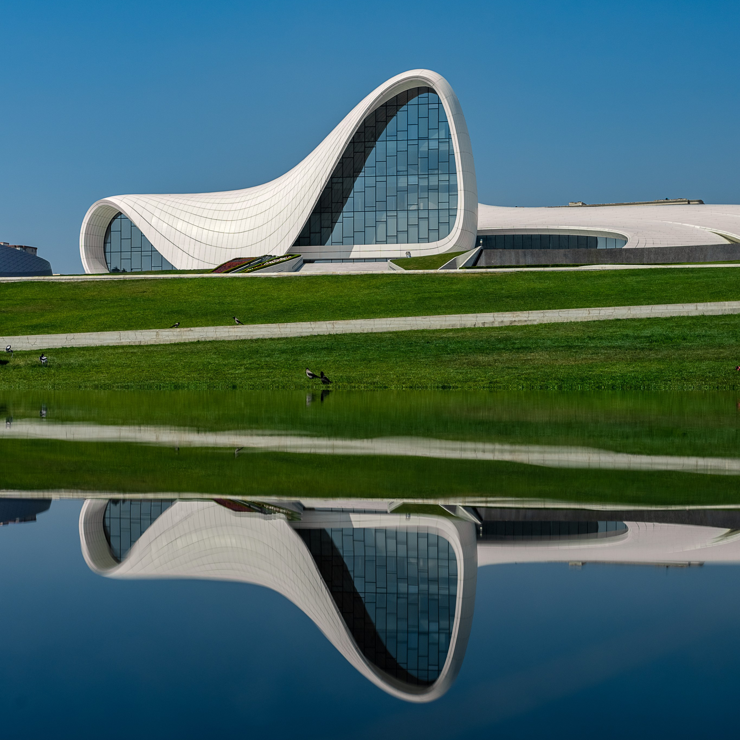Heydar Aliyev Center | Baku