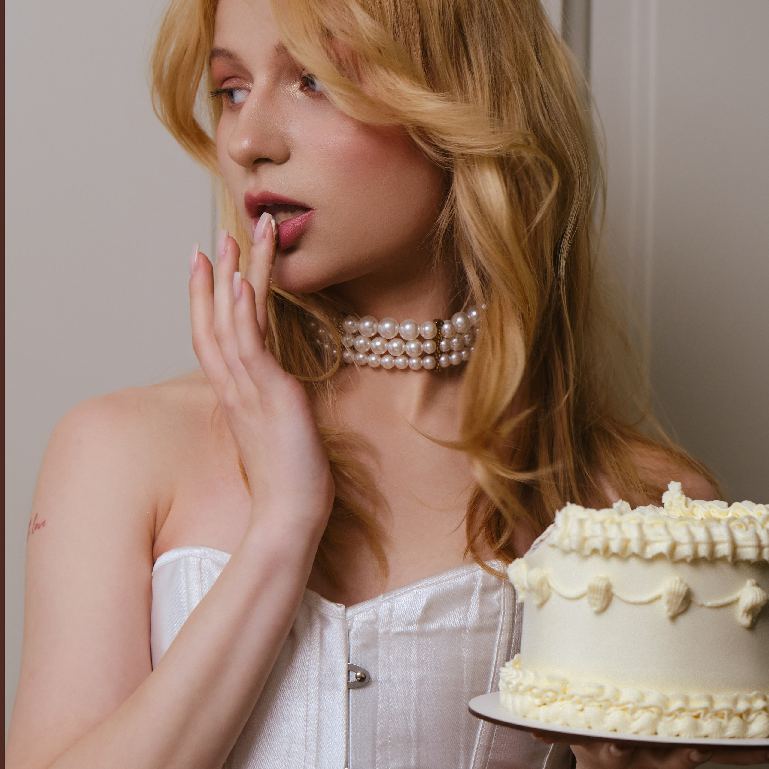 Лиза (inst, 55к+, @serestiona)