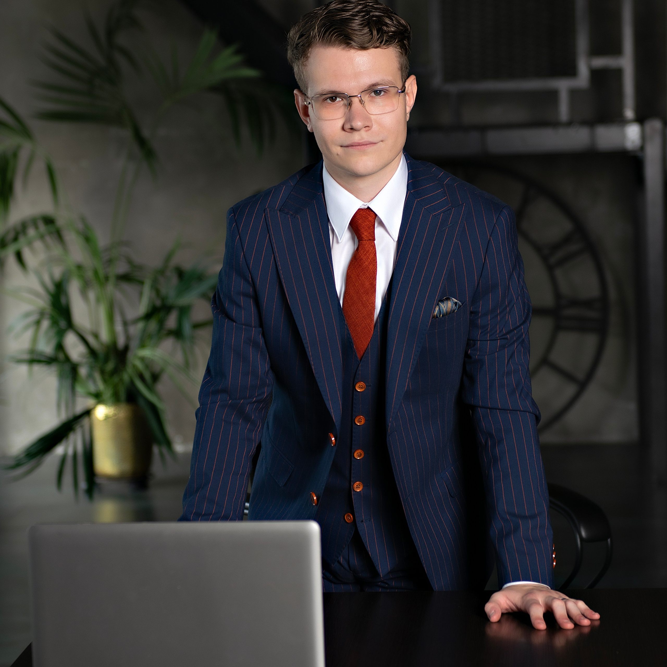 Мужская деловая фотосессия/Продающий контент. Фотограф Лара Рязанцева