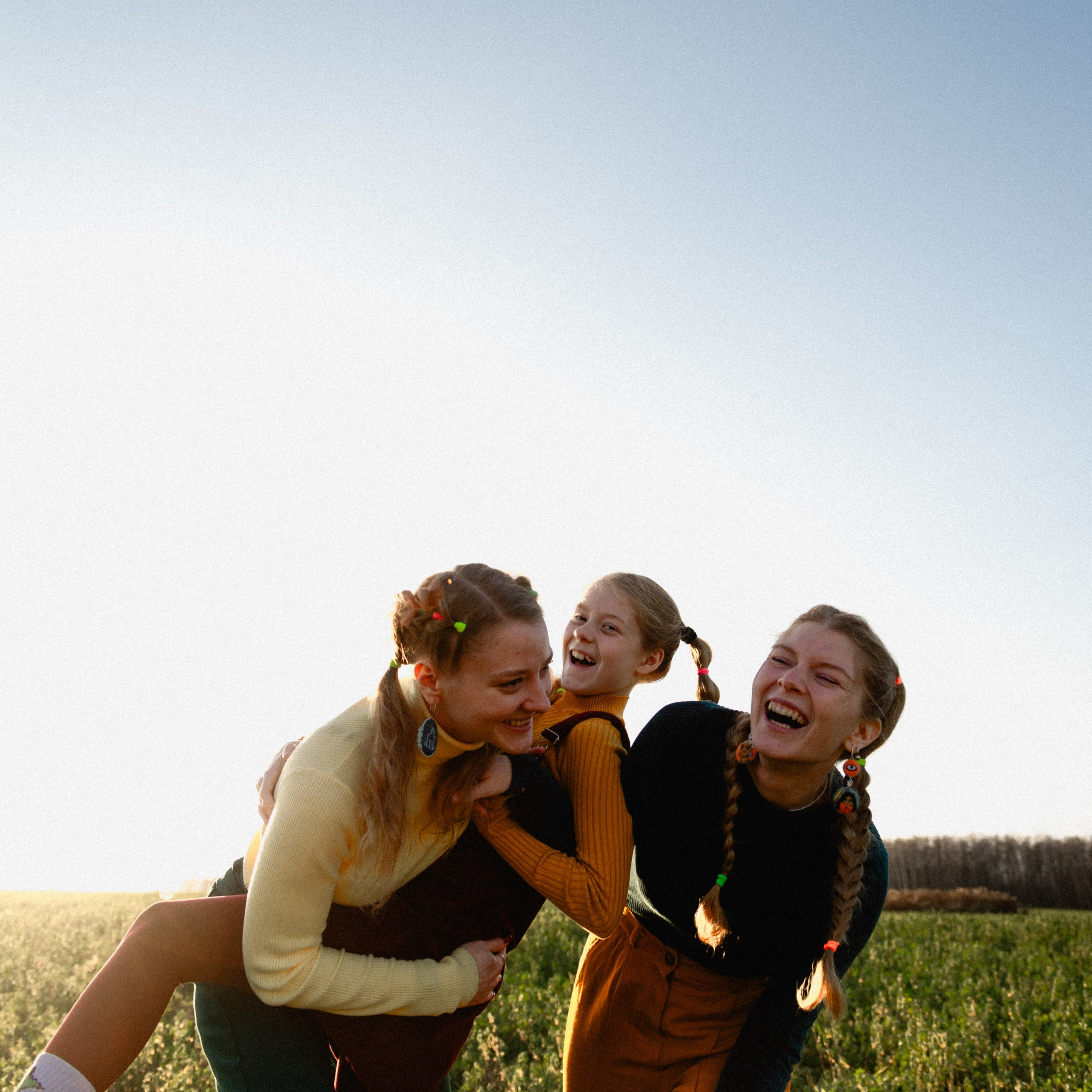 Сестры. ФОТОГРАФ СЕРГЕЕВА МАРИЯ