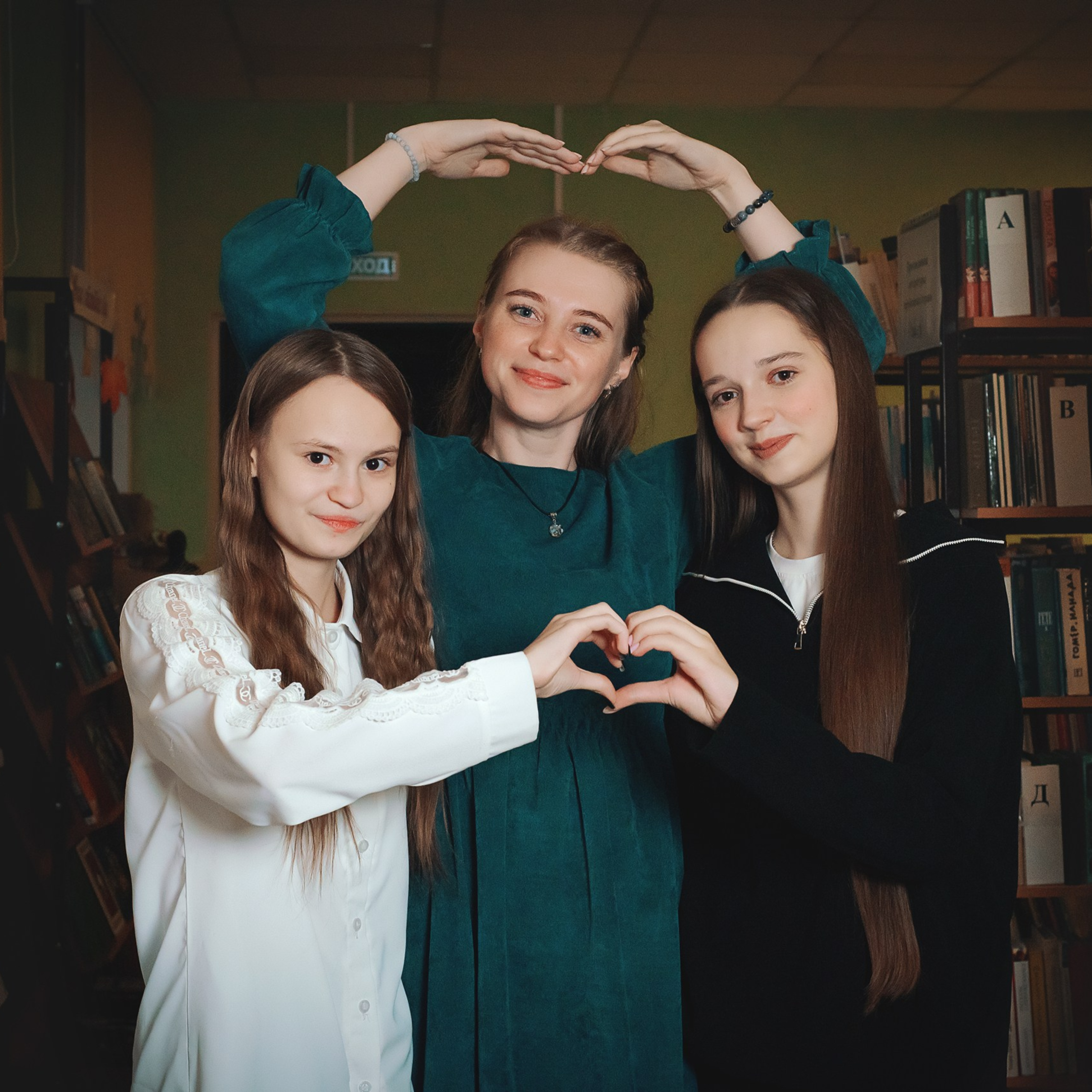 Фотосъемка для выпускного альбома, 9 класс. Фотограф Валерия Азамат — жизнь в каждом кадре