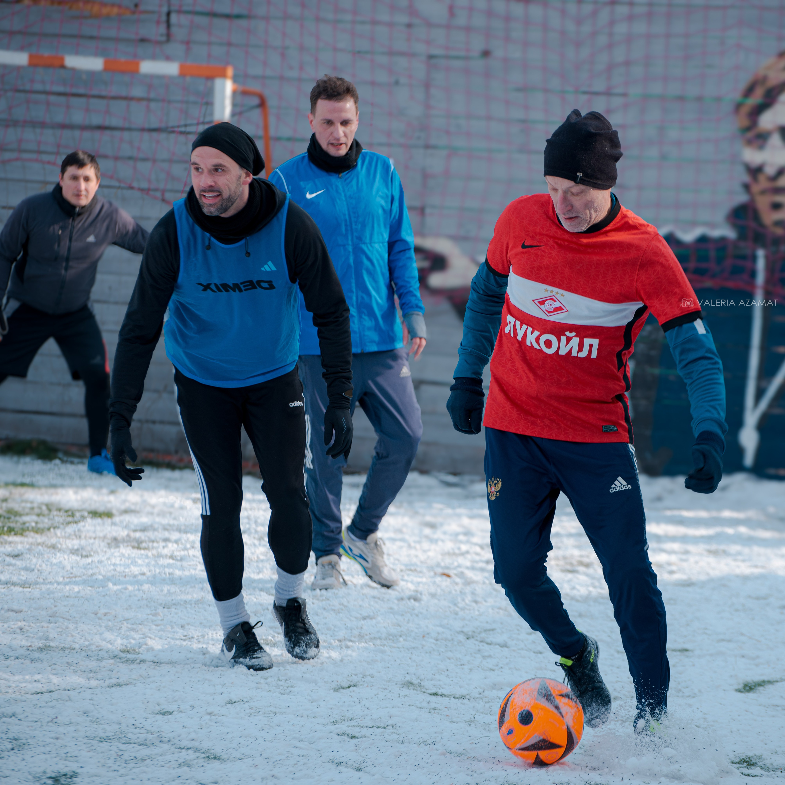 Товарищеский матч с ветеранами московского «Спартака» и «Динамо». Фотограф Валерия Азамат — жизнь в каждом кадре