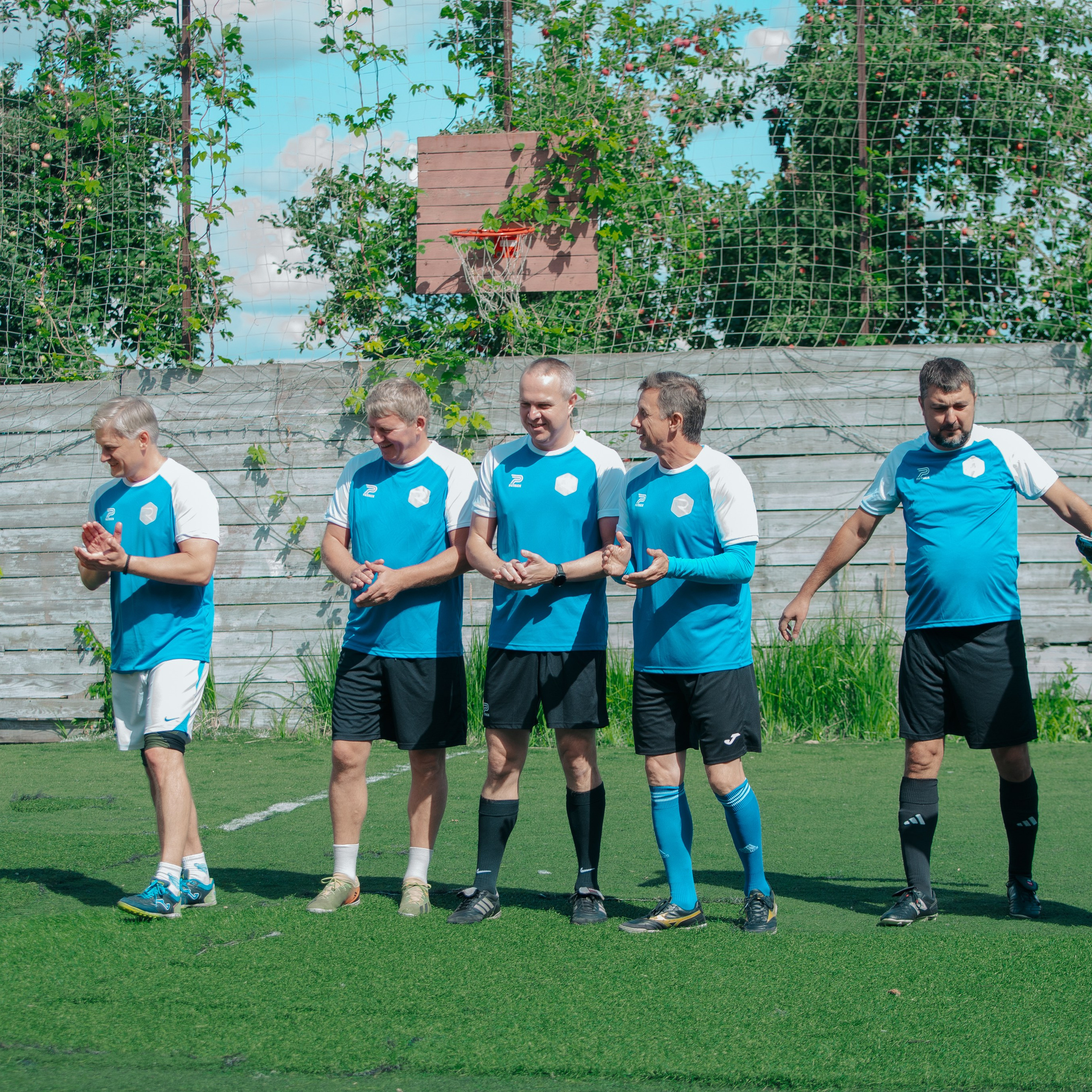 Товарищеский матч с ветеранами московского «Спартака» и «Динамо». Фотограф Валерия Азамат — жизнь в каждом кадре