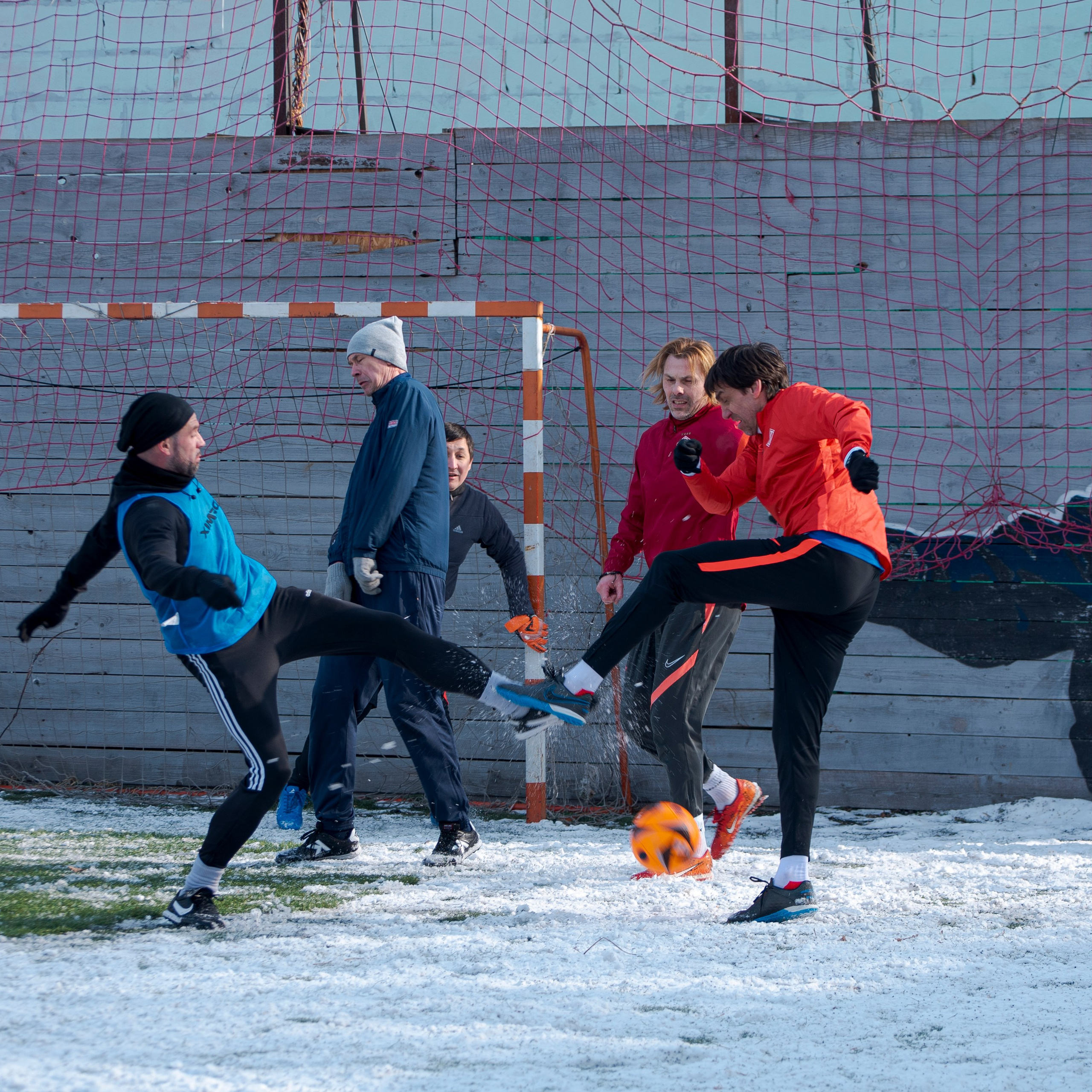 Товарищеский матч с ветеранами московского «Спартака» и «Динамо». Фотограф Валерия Азамат — жизнь в каждом кадре
