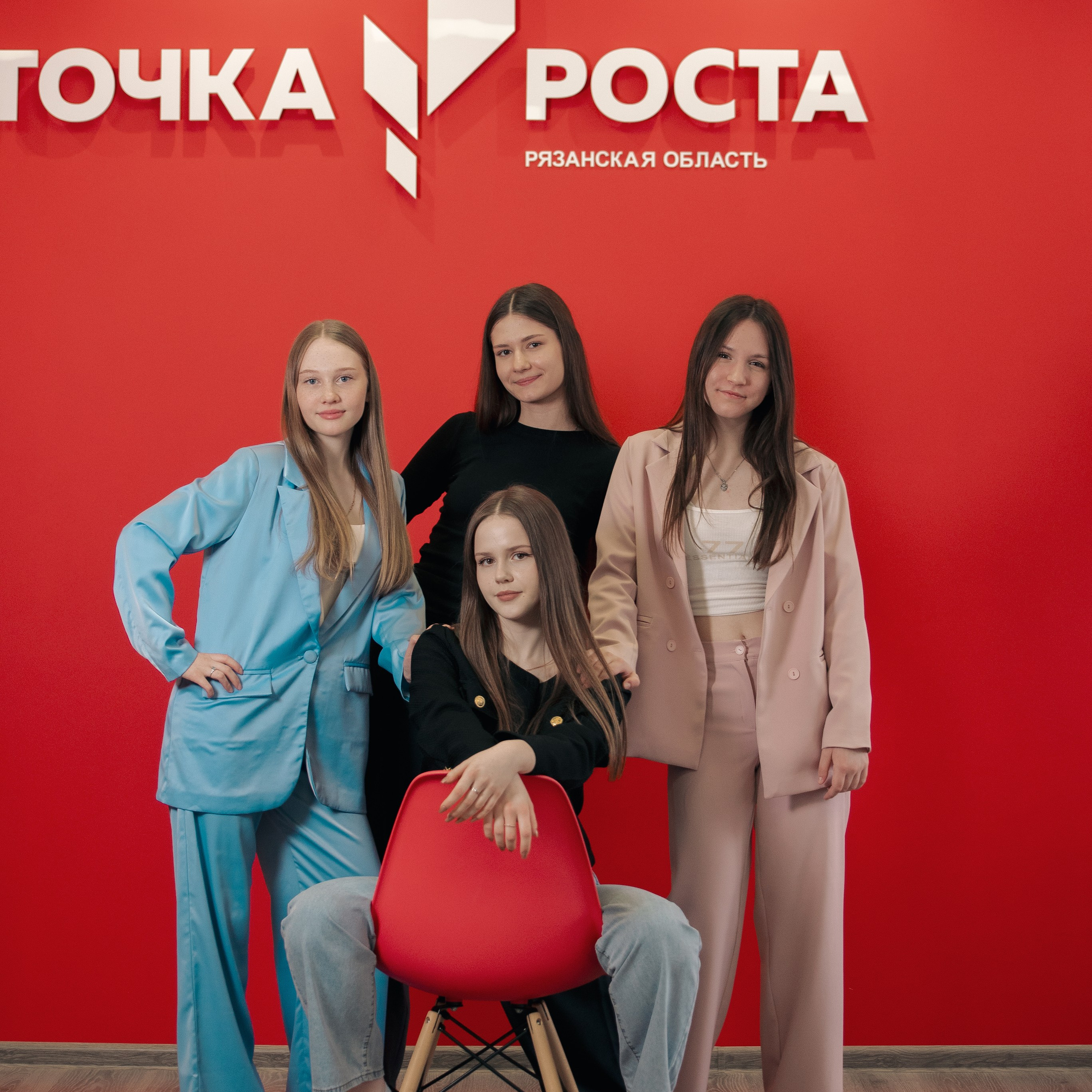 Фотосъемка в 9 классе для выпускного альбома. Фотограф Валерия Азамат — жизнь в каждом кадре