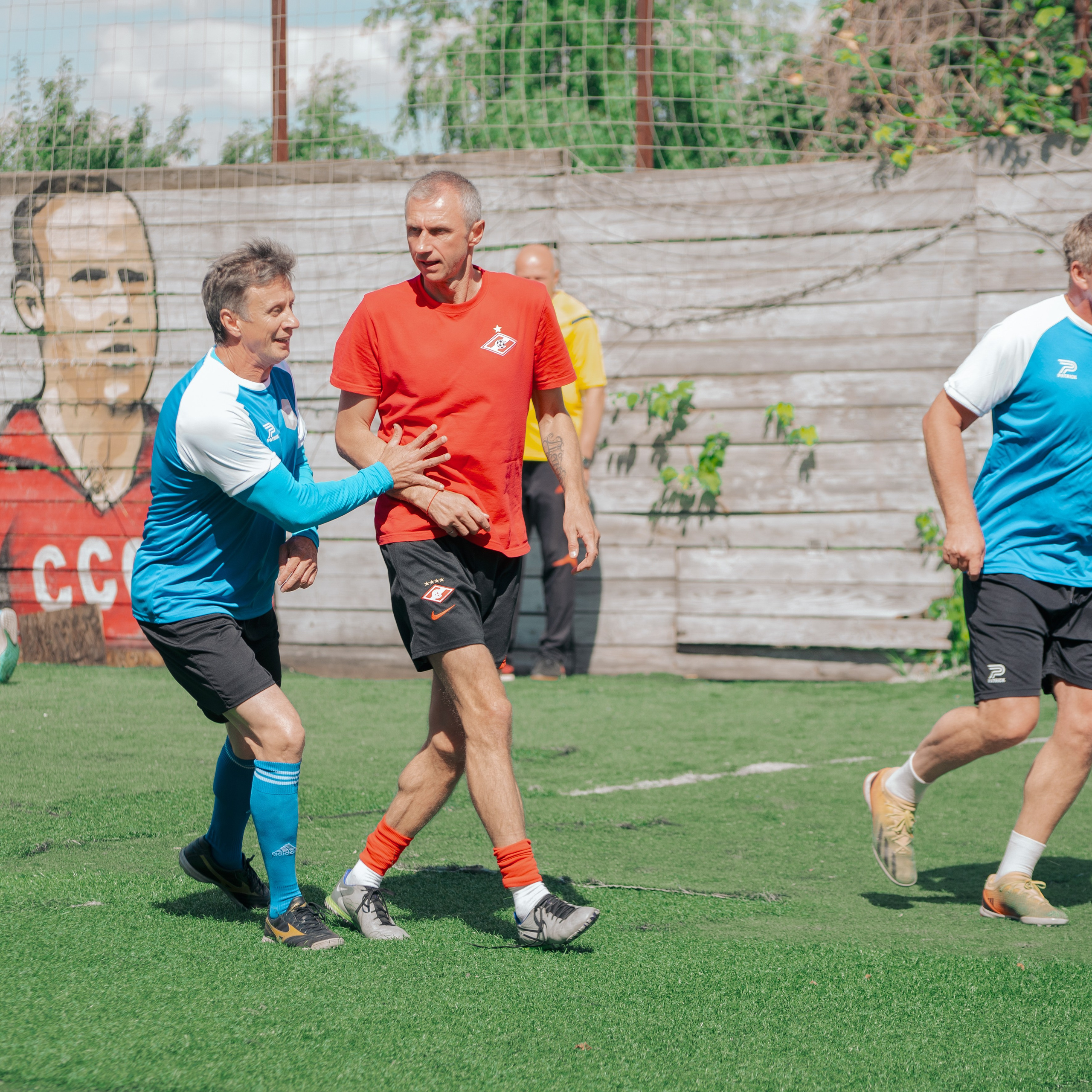 Товарищеский матч с ветеранами московского «Спартака» и «Динамо». Фотограф Валерия Азамат — жизнь в каждом кадре