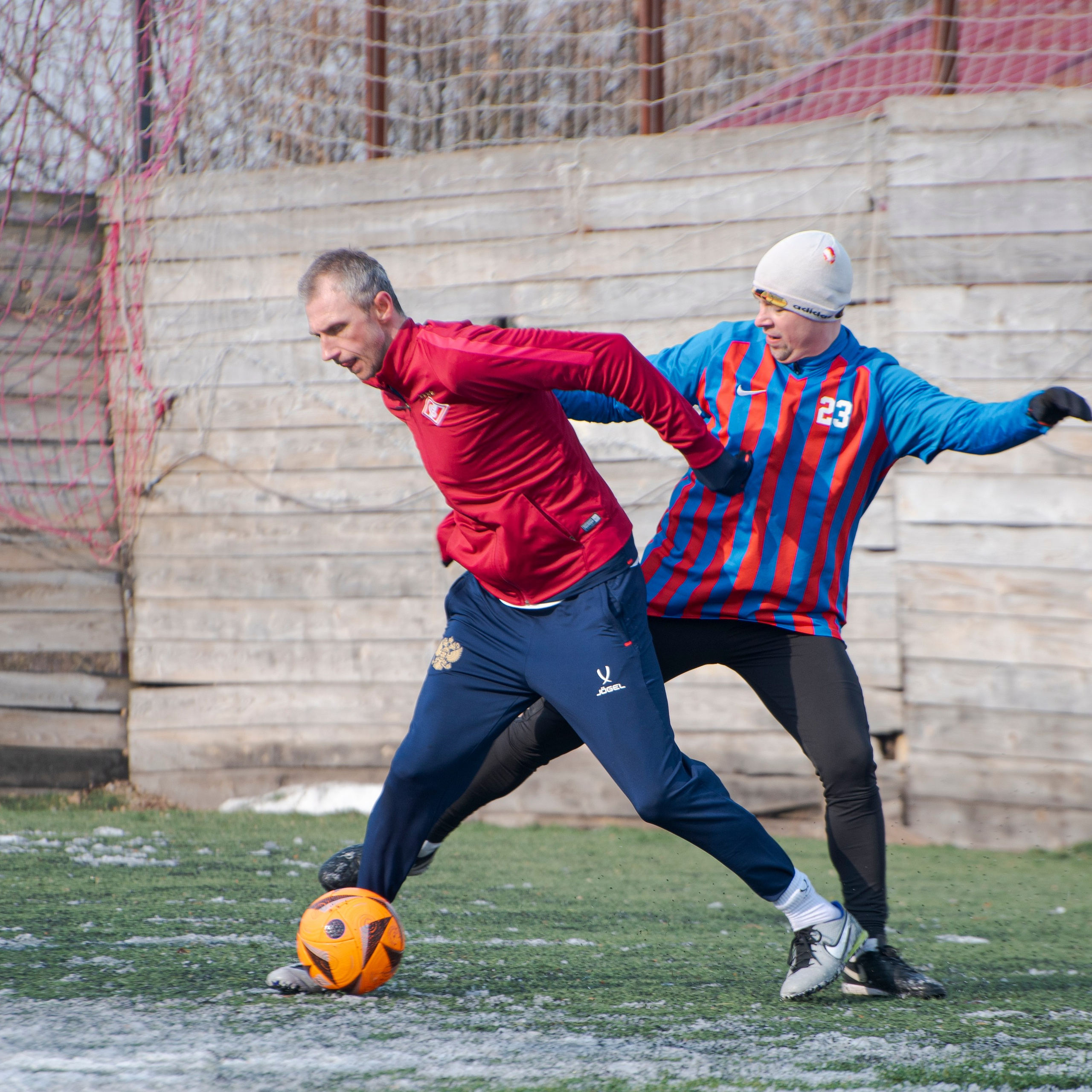 Товарищеский матч с ветеранами московского «Спартака» и «Динамо». Фотограф Валерия Азамат — жизнь в каждом кадре