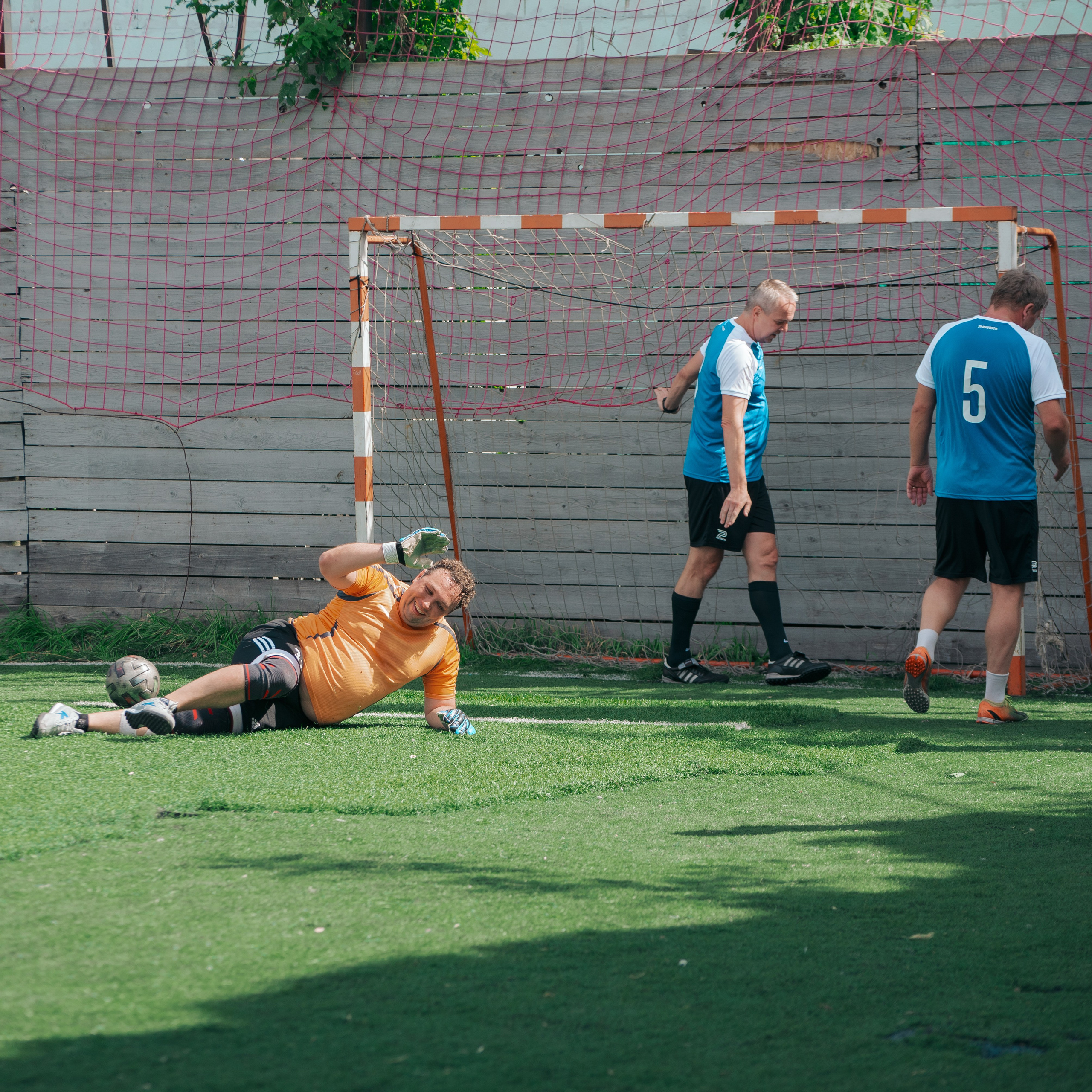 Товарищеский матч с ветеранами московского «Спартака» и «Динамо». Фотограф Валерия Азамат — жизнь в каждом кадре
