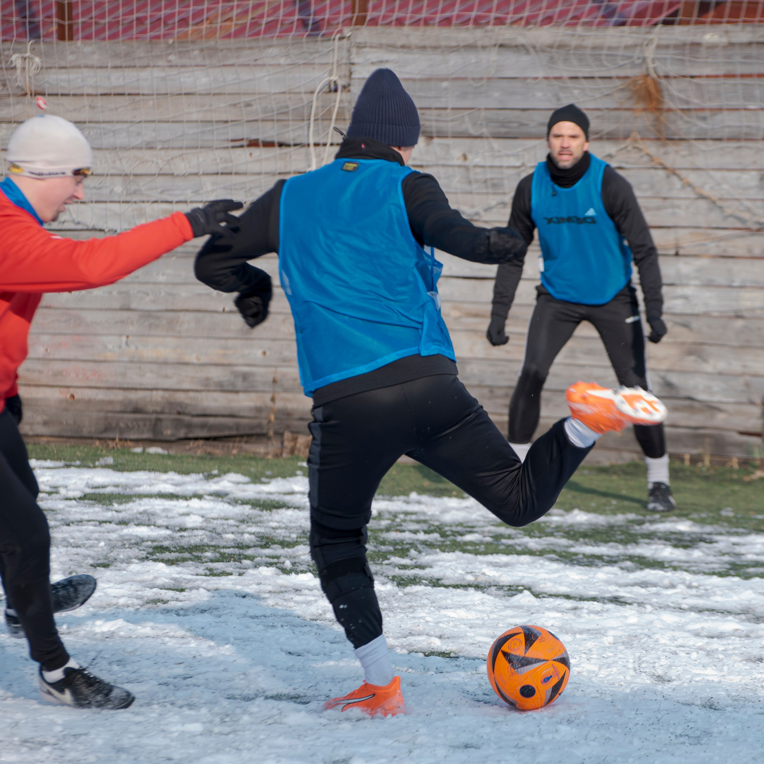 Товарищеский матч с ветеранами московского «Спартака» и «Динамо». Фотограф Валерия Азамат — жизнь в каждом кадре