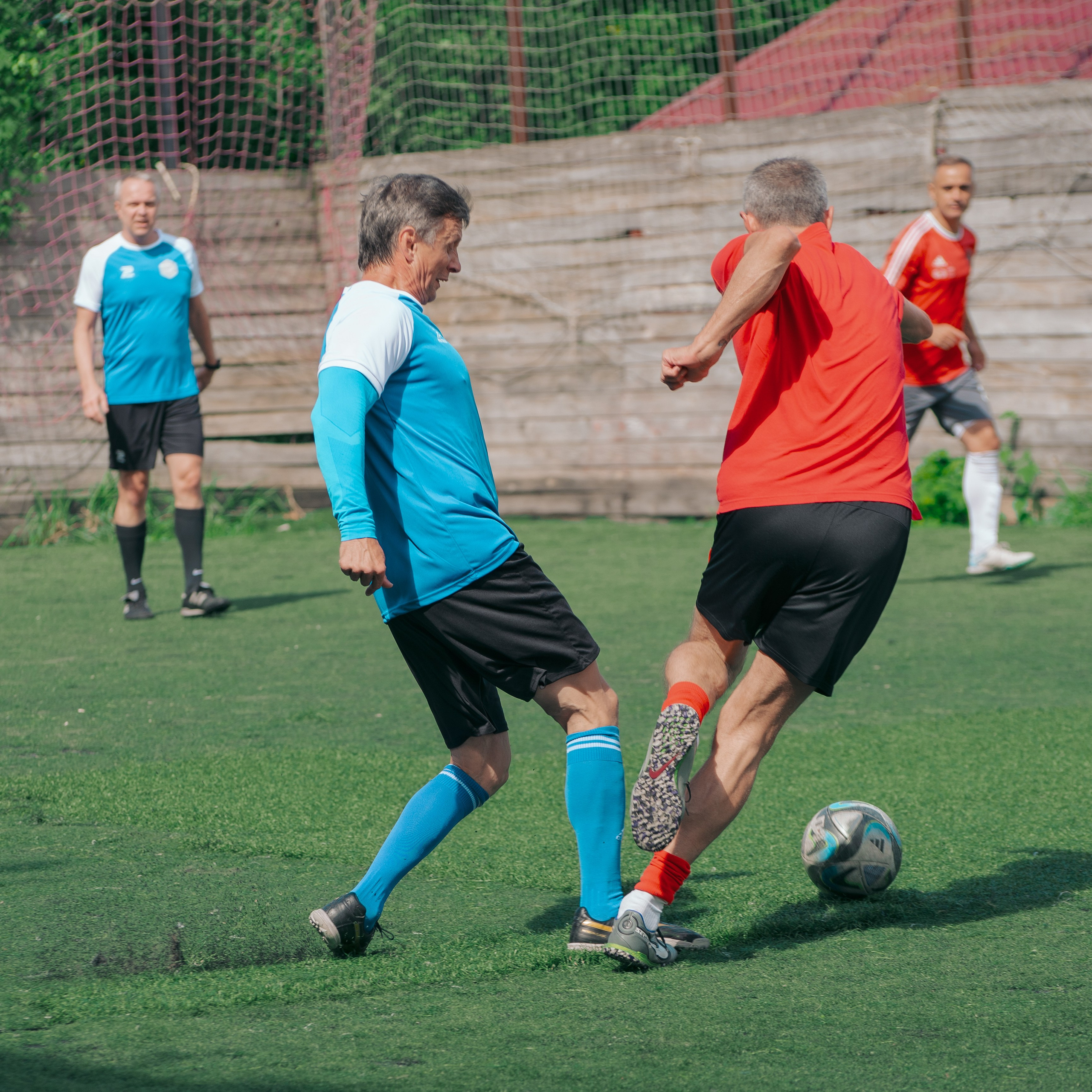Товарищеский матч с ветеранами московского «Спартака» и «Динамо». Фотограф Валерия Азамат — жизнь в каждом кадре