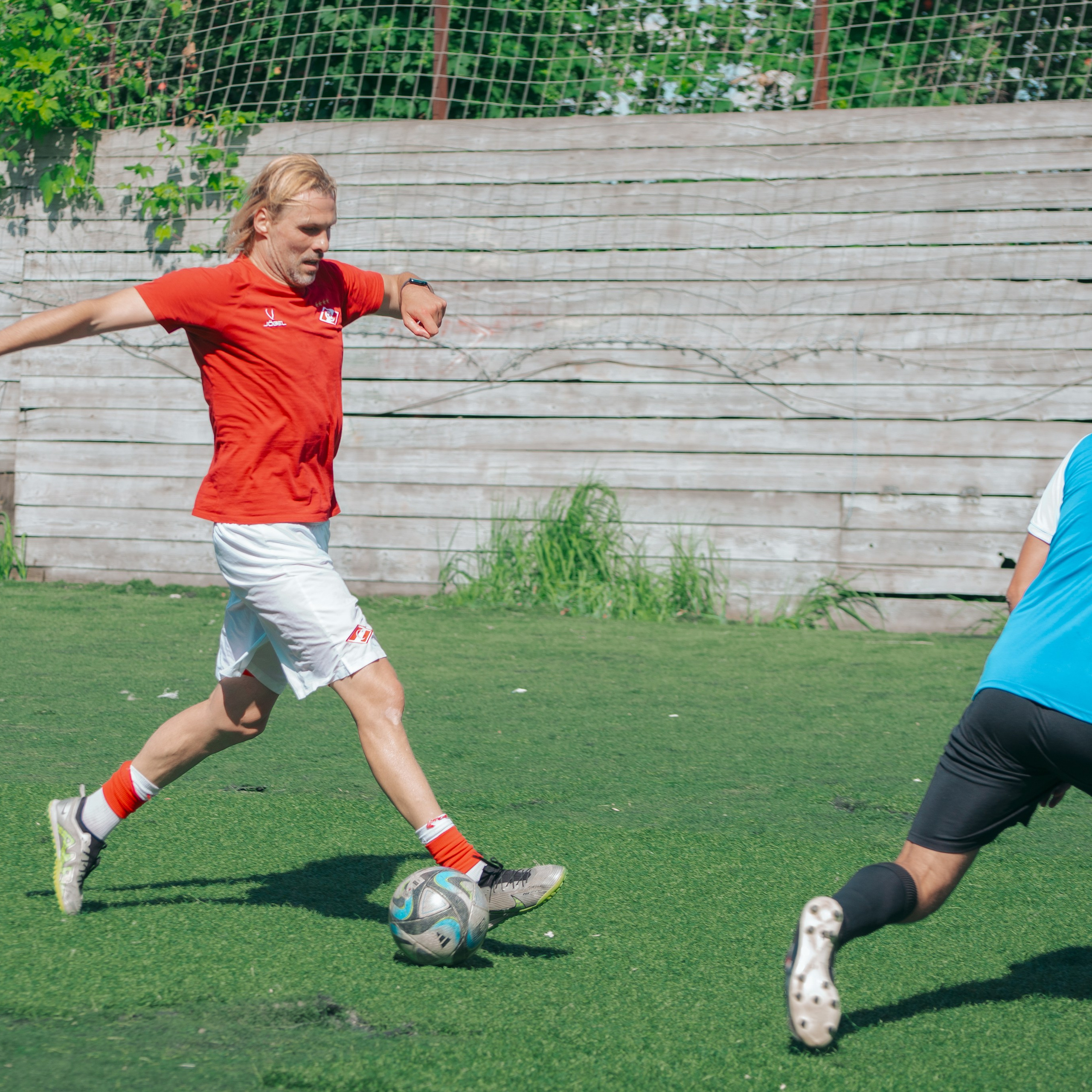 Товарищеский матч с ветеранами московского «Спартака» и «Динамо». Фотограф Валерия Азамат — жизнь в каждом кадре