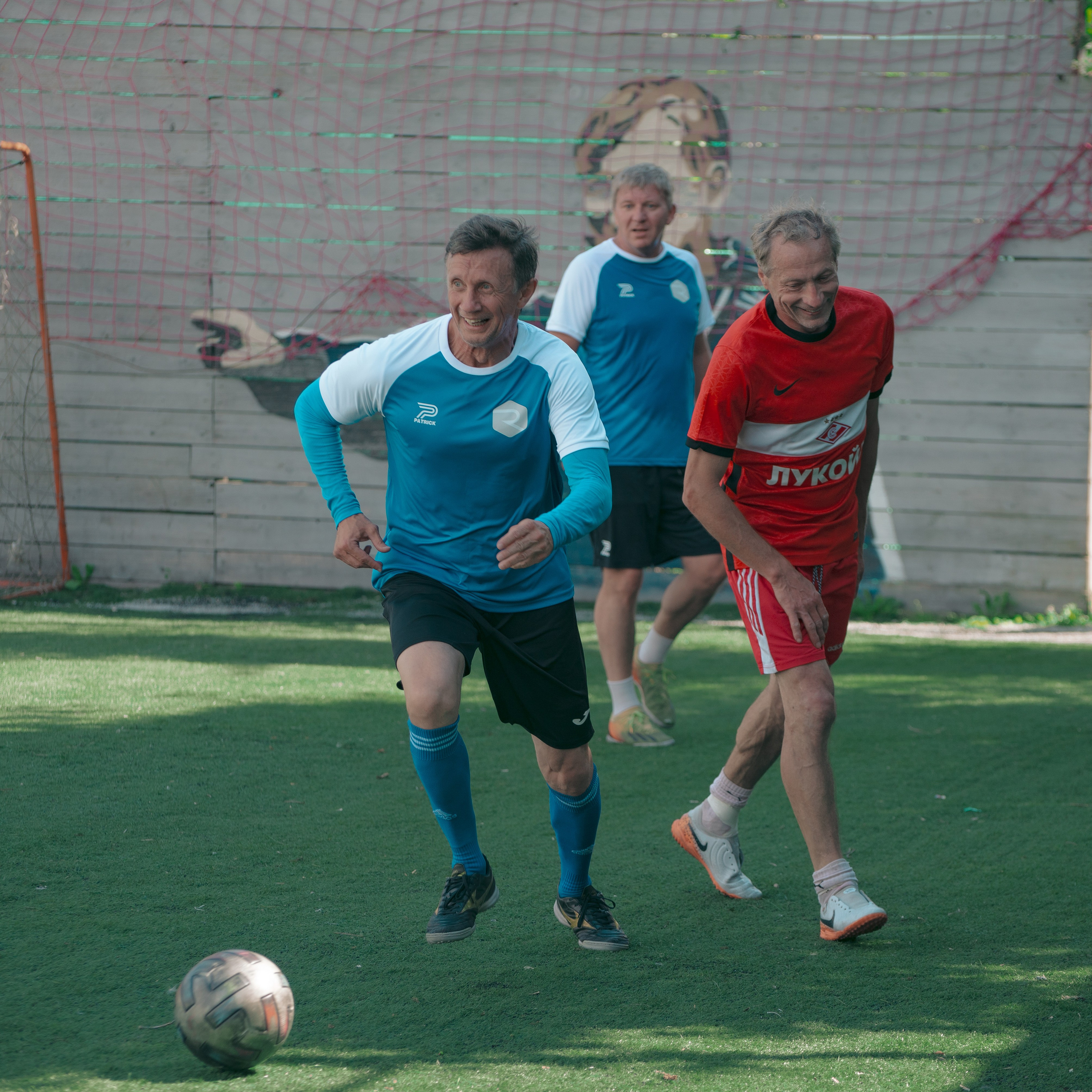 Товарищеский матч с ветеранами московского «Спартака» и «Динамо». Фотограф Валерия Азамат — жизнь в каждом кадре