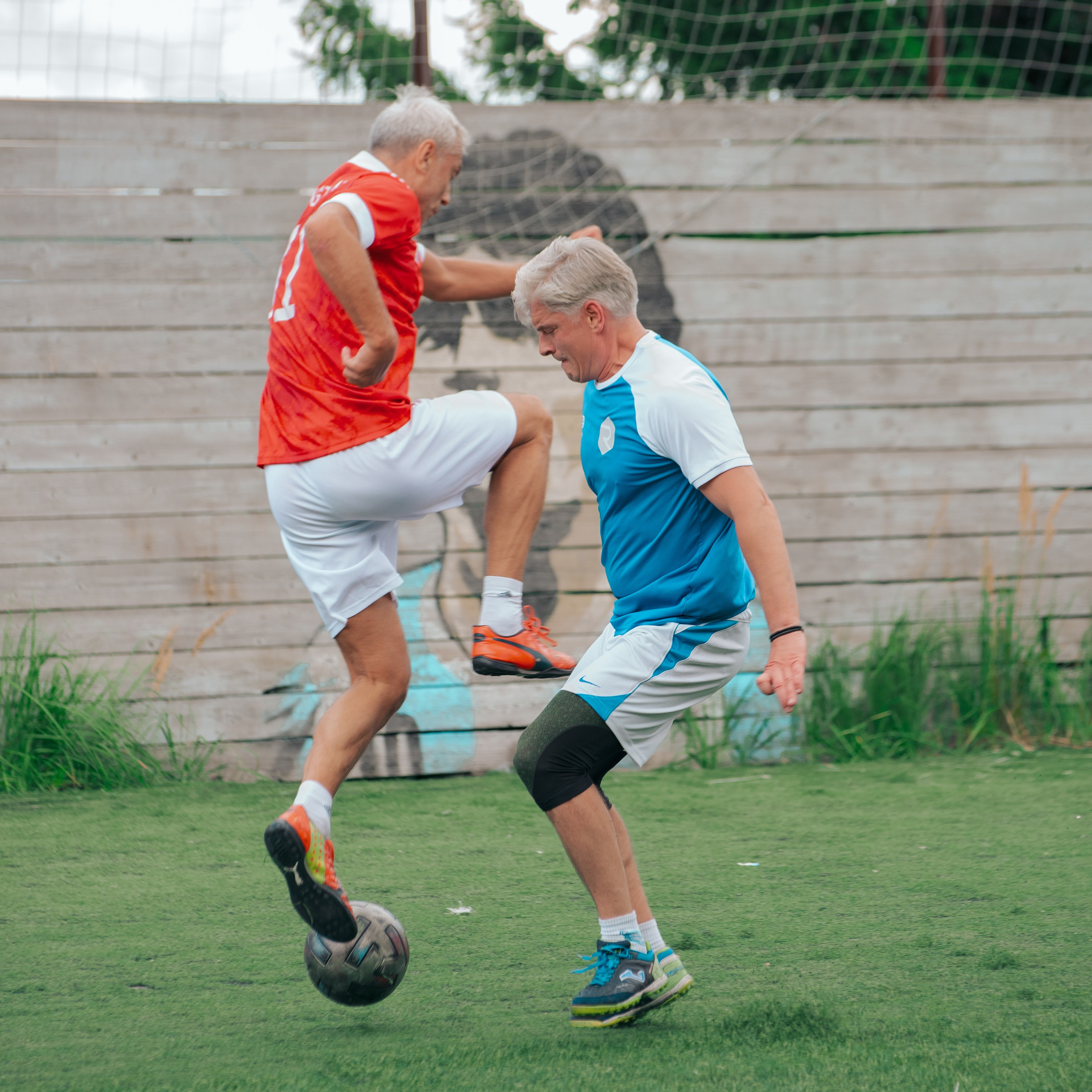 Товарищеский матч с ветеранами московского «Спартака» и «Динамо». Фотограф Валерия Азамат — жизнь в каждом кадре