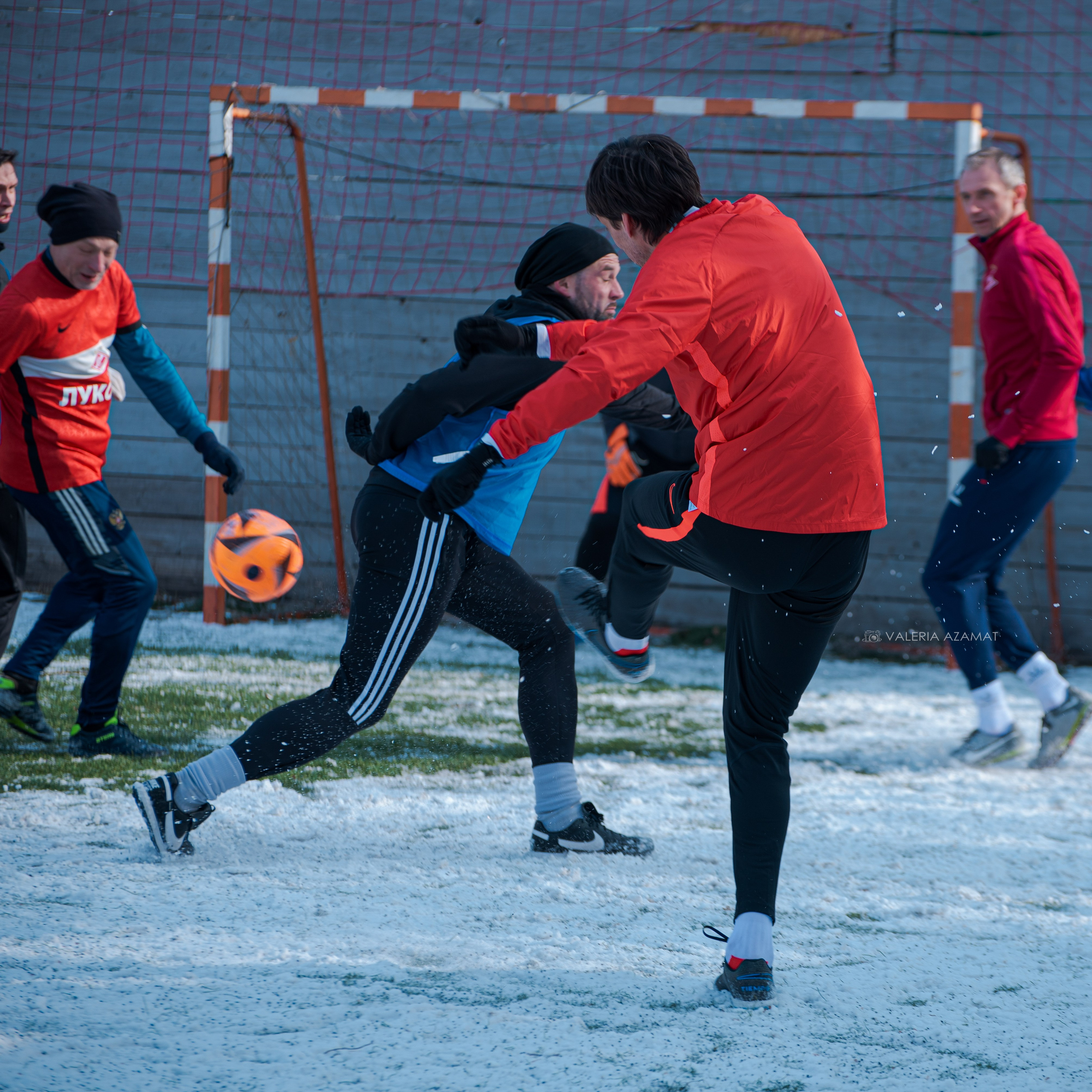 Товарищеский матч с ветеранами московского «Спартака» и «Динамо». Фотограф Валерия Азамат — жизнь в каждом кадре
