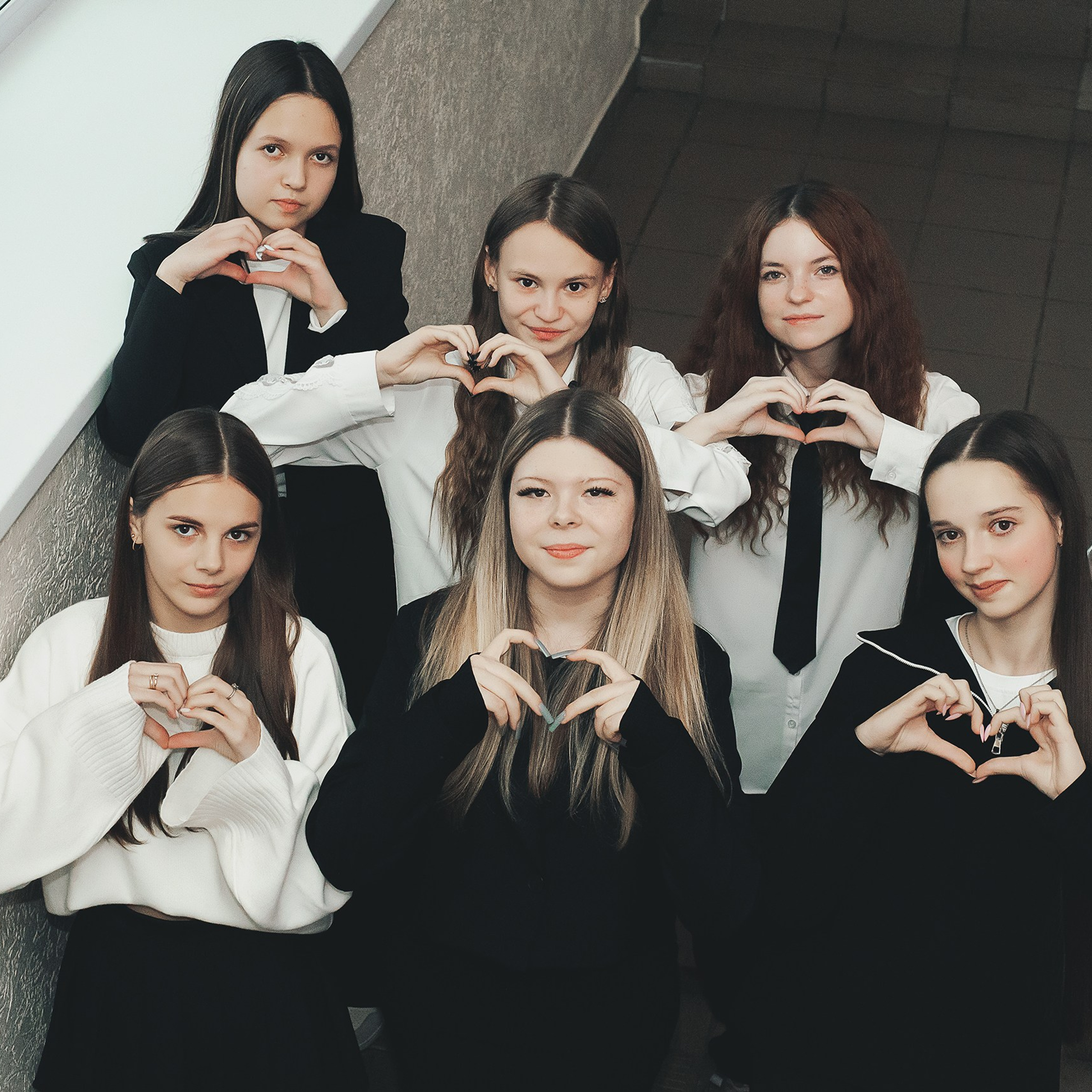 Фотосъемка для выпускного альбома, 9 класс. Фотограф Валерия Азамат — жизнь в каждом кадре