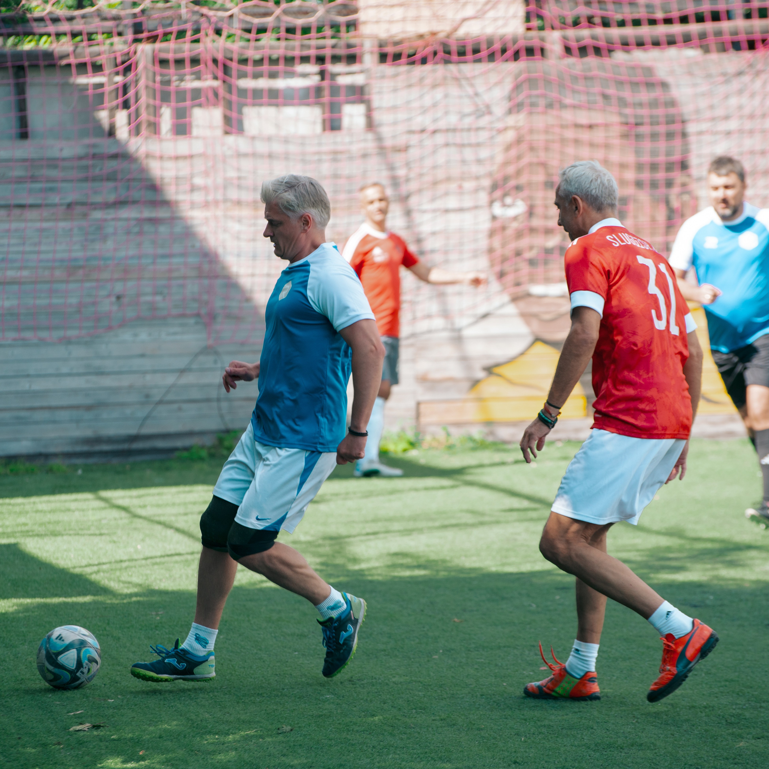 Товарищеский матч с ветеранами московского «Спартака» и «Динамо». Фотограф Валерия Азамат — жизнь в каждом кадре
