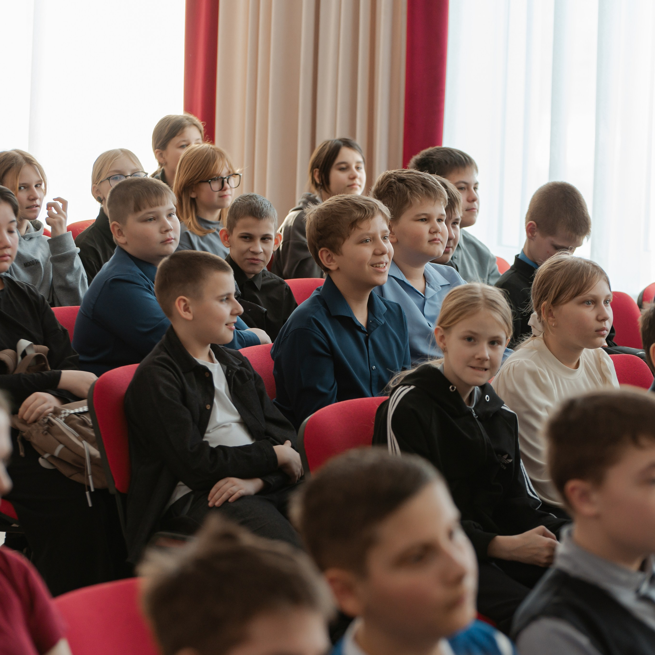 Школьная театральная студия. Фотограф Валерия Азамат — жизнь в каждом кадре