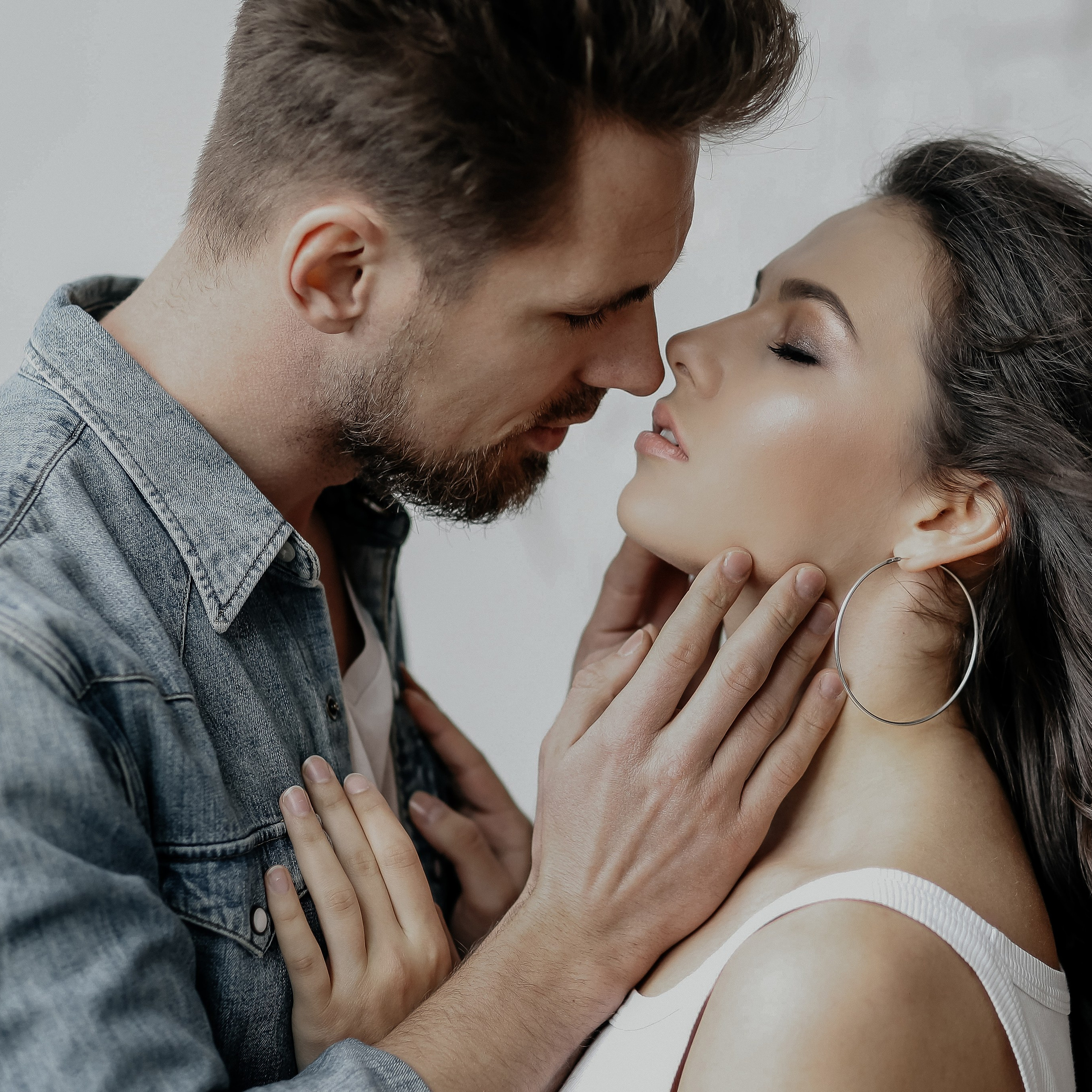 Фотосессия в студии двух свадебных фотографов