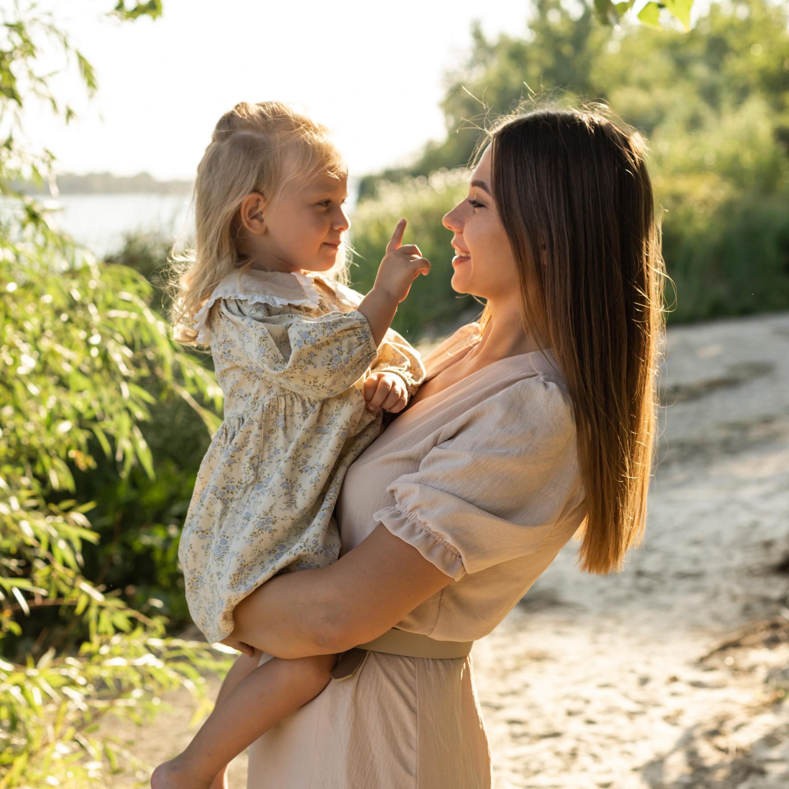 Виктория и Эмилия