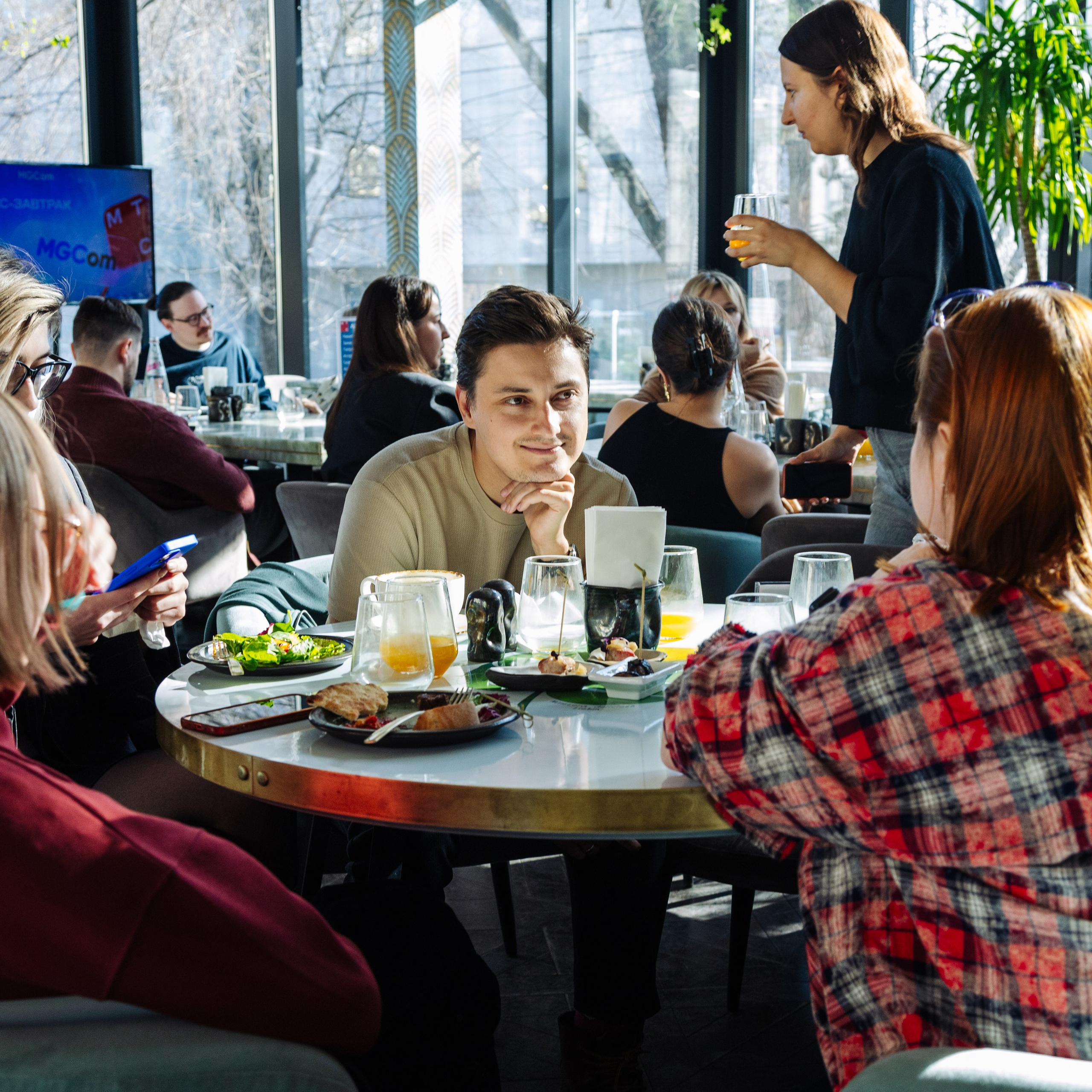 Бизнес завтрак МТС&MGCom. Репортажный Фотограф в Москве | Студия| Портрет