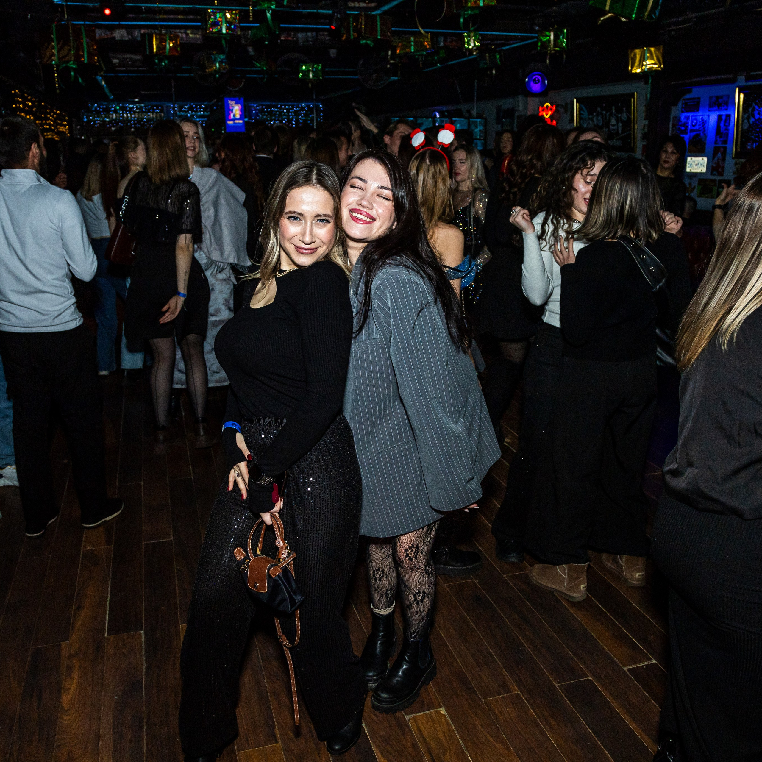 Клубы. Репортажный Фотограф в Москве | Студия| Портрет