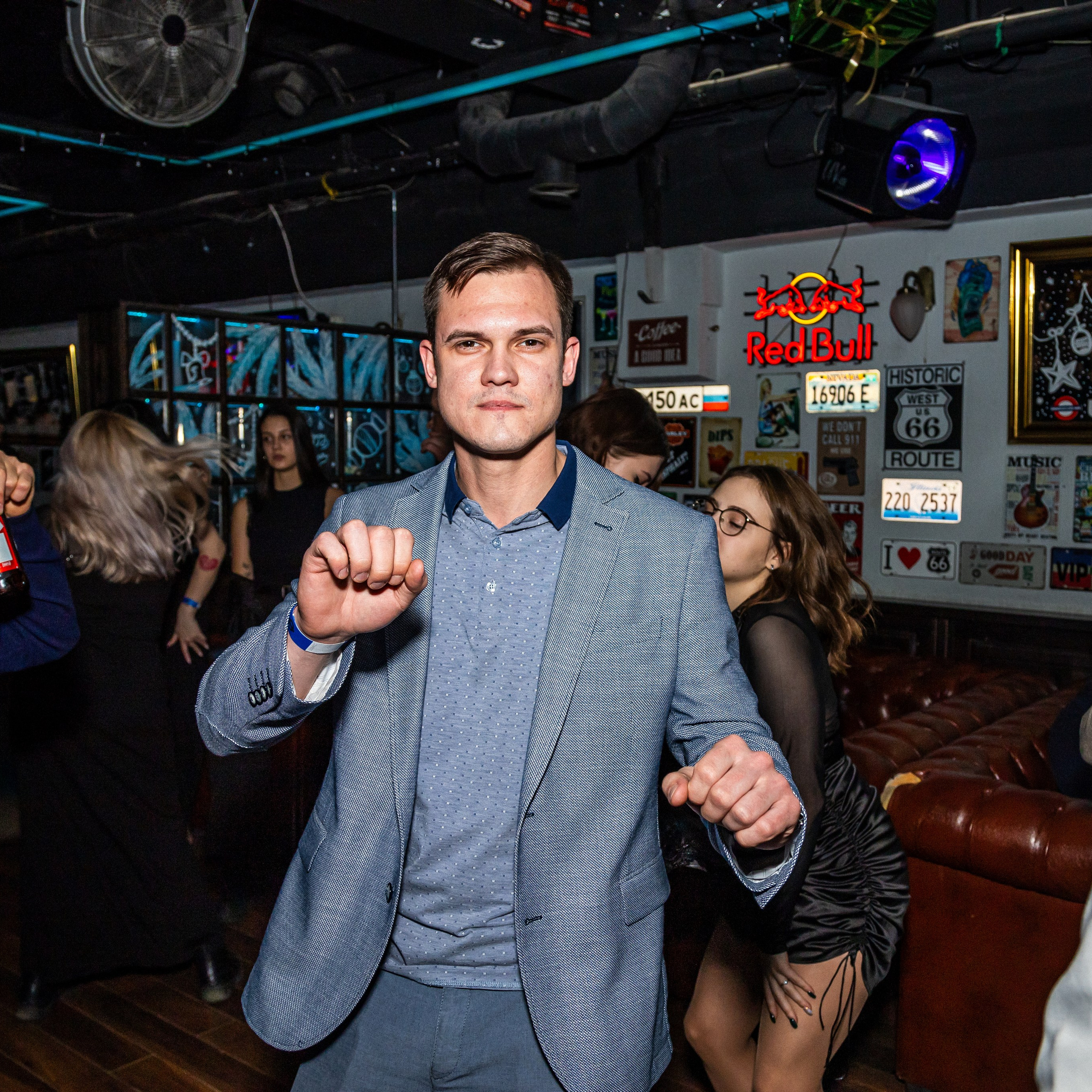 Клубы. Репортажный Фотограф в Москве | Студия| Портрет