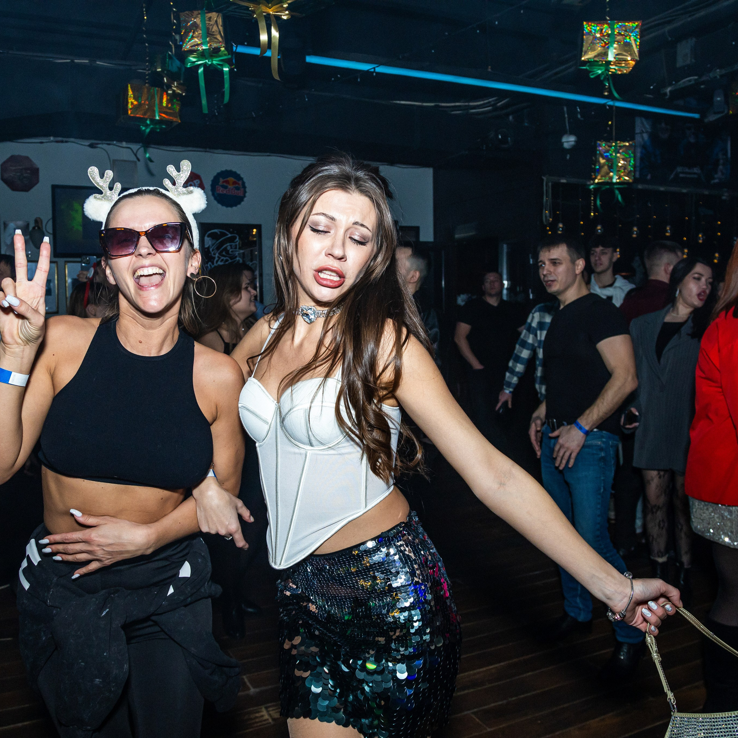 Клубы. Репортажный Фотограф в Москве | Студия| Портрет