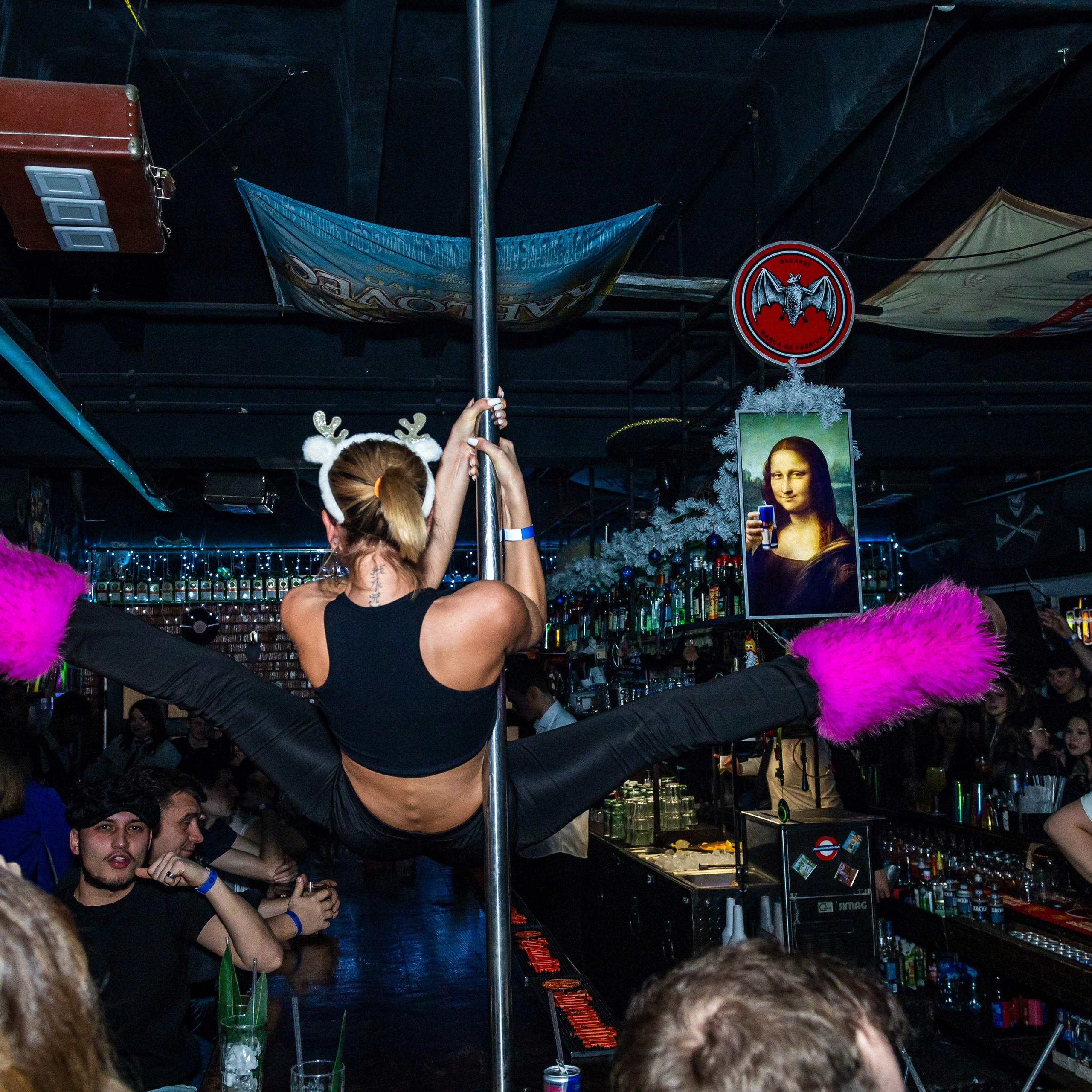 Клубы. Репортажный Фотограф в Москве | Студия| Портрет