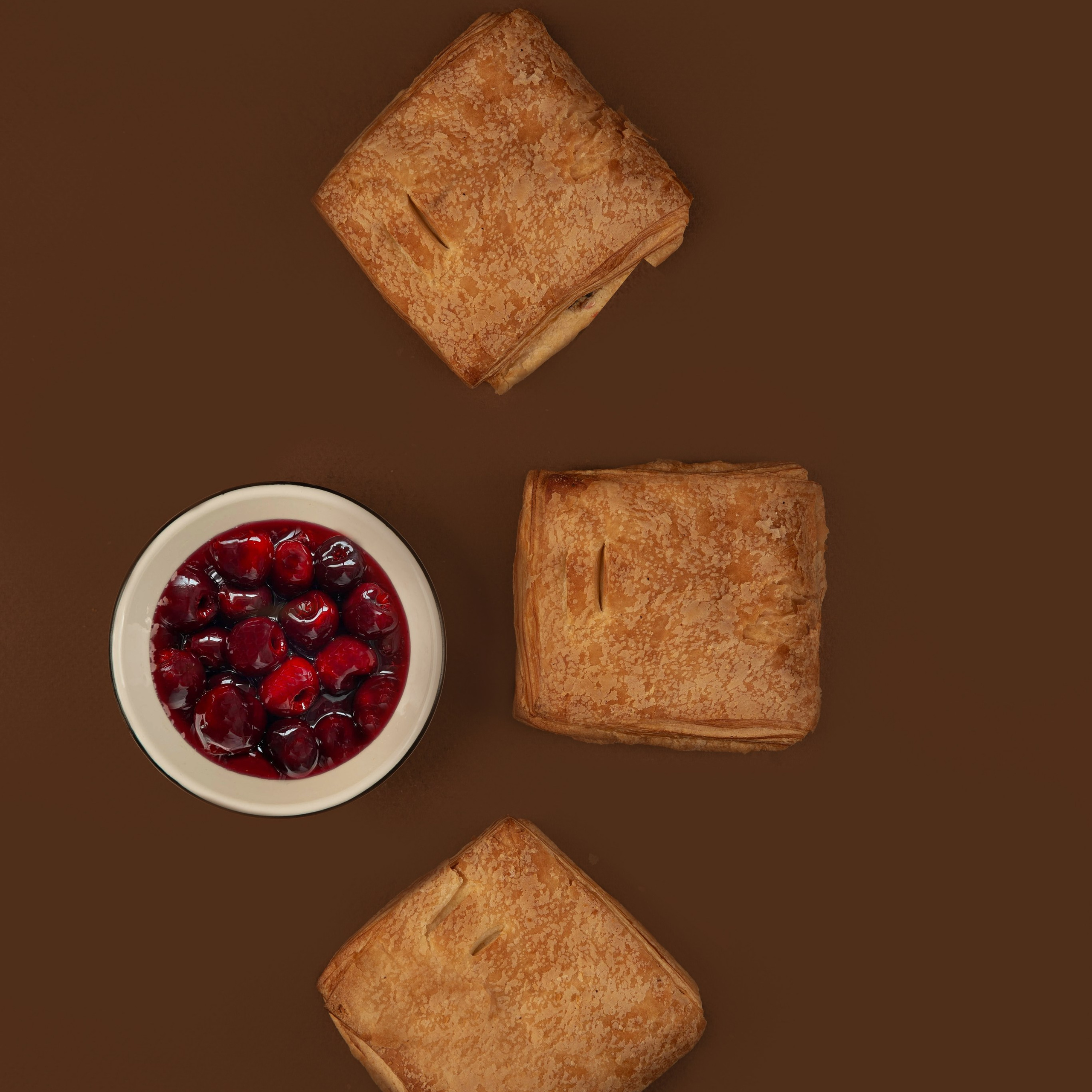 Слойка с фруктовой начинкой ┃ 0.1 кг