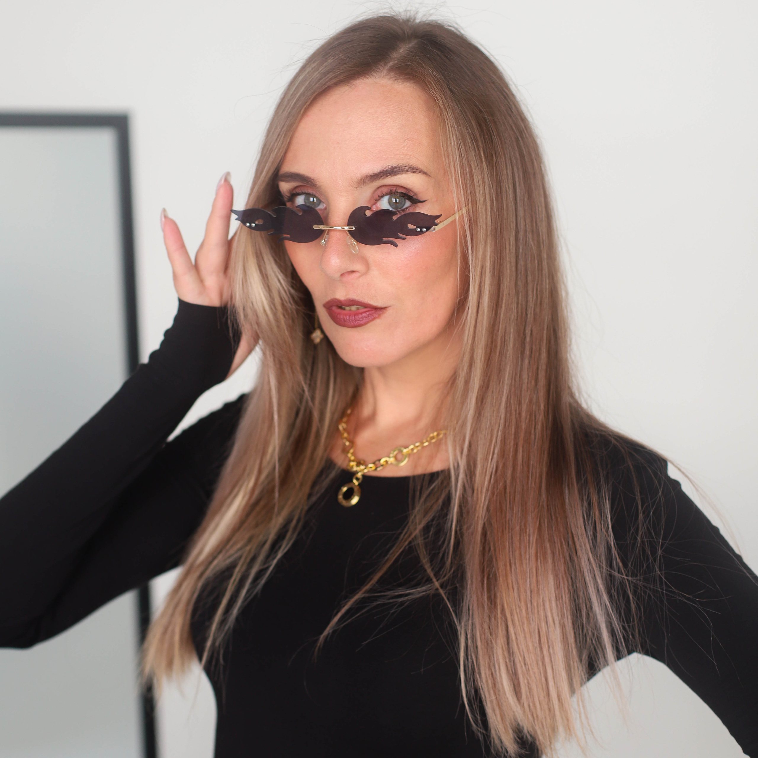 На циклораме для контента