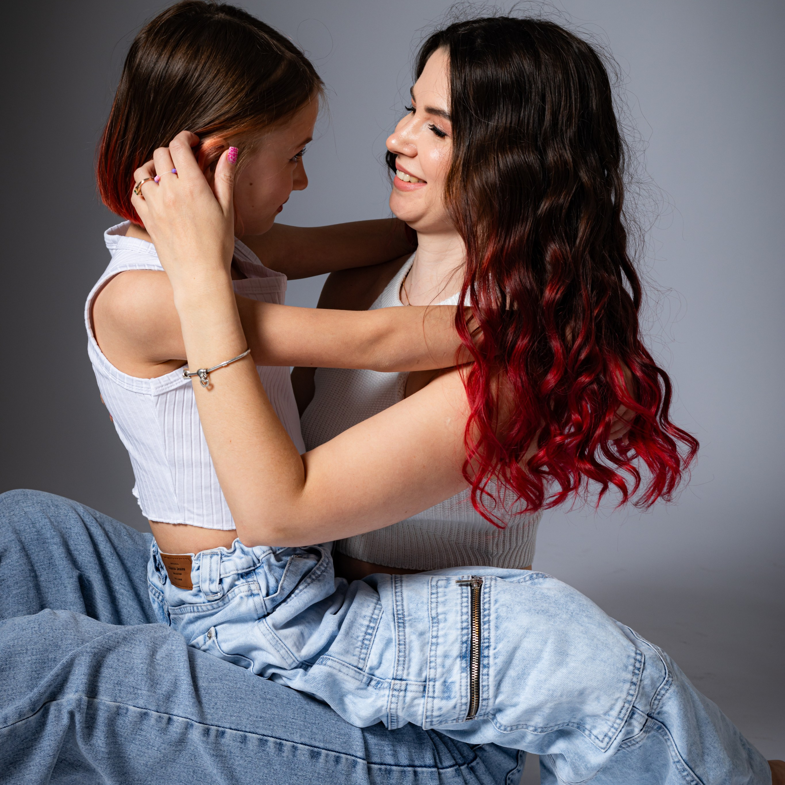 Настя и София