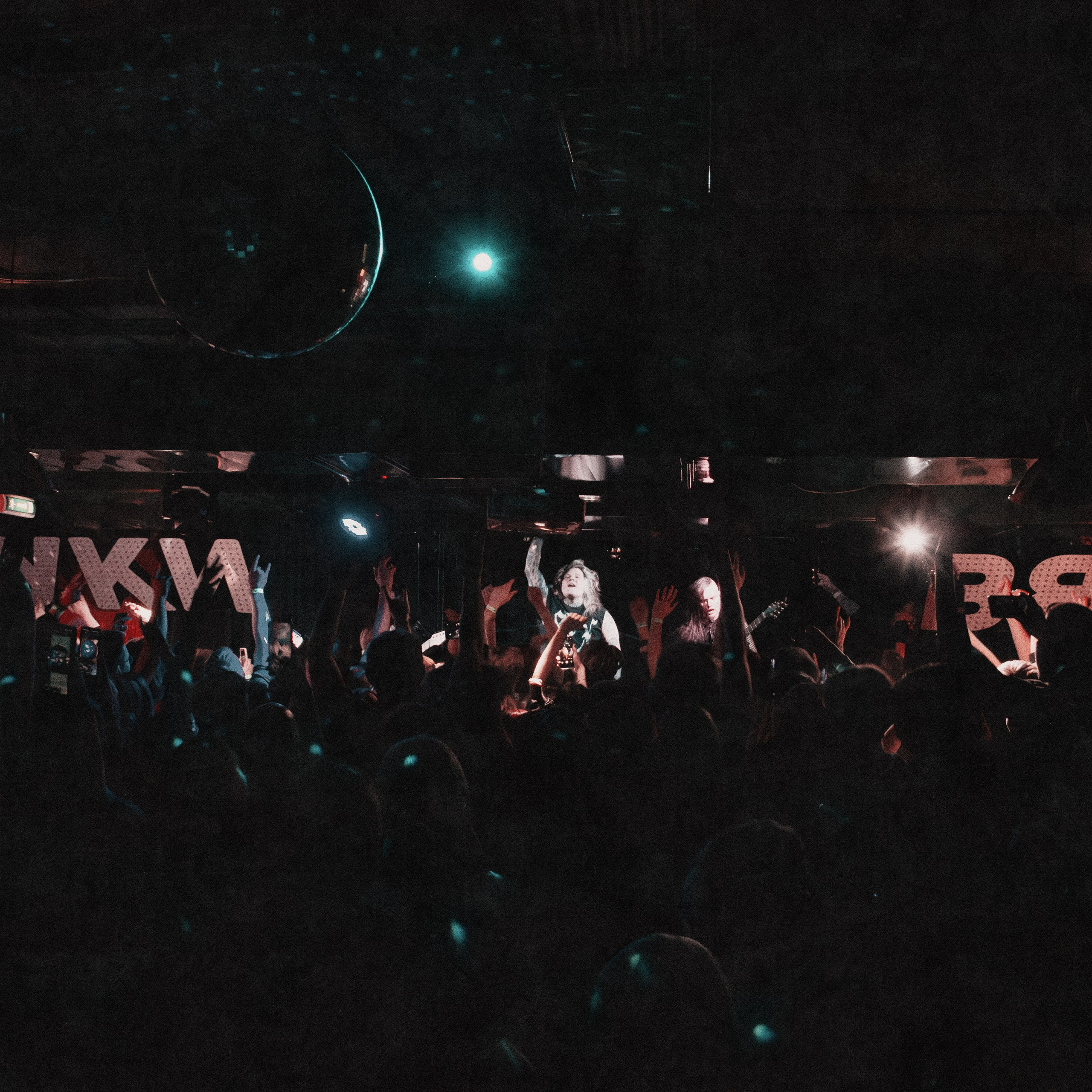 Neverlove | Tomsk 12.05.25. Концертный фотограф PHBAKHAREV