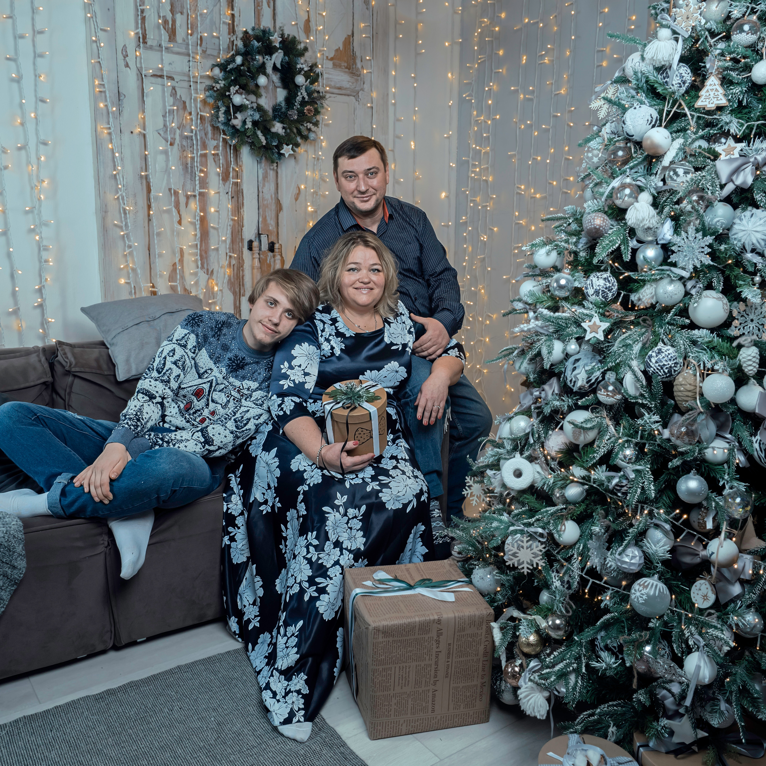 Фотосессия сумьи в студии на Новый год