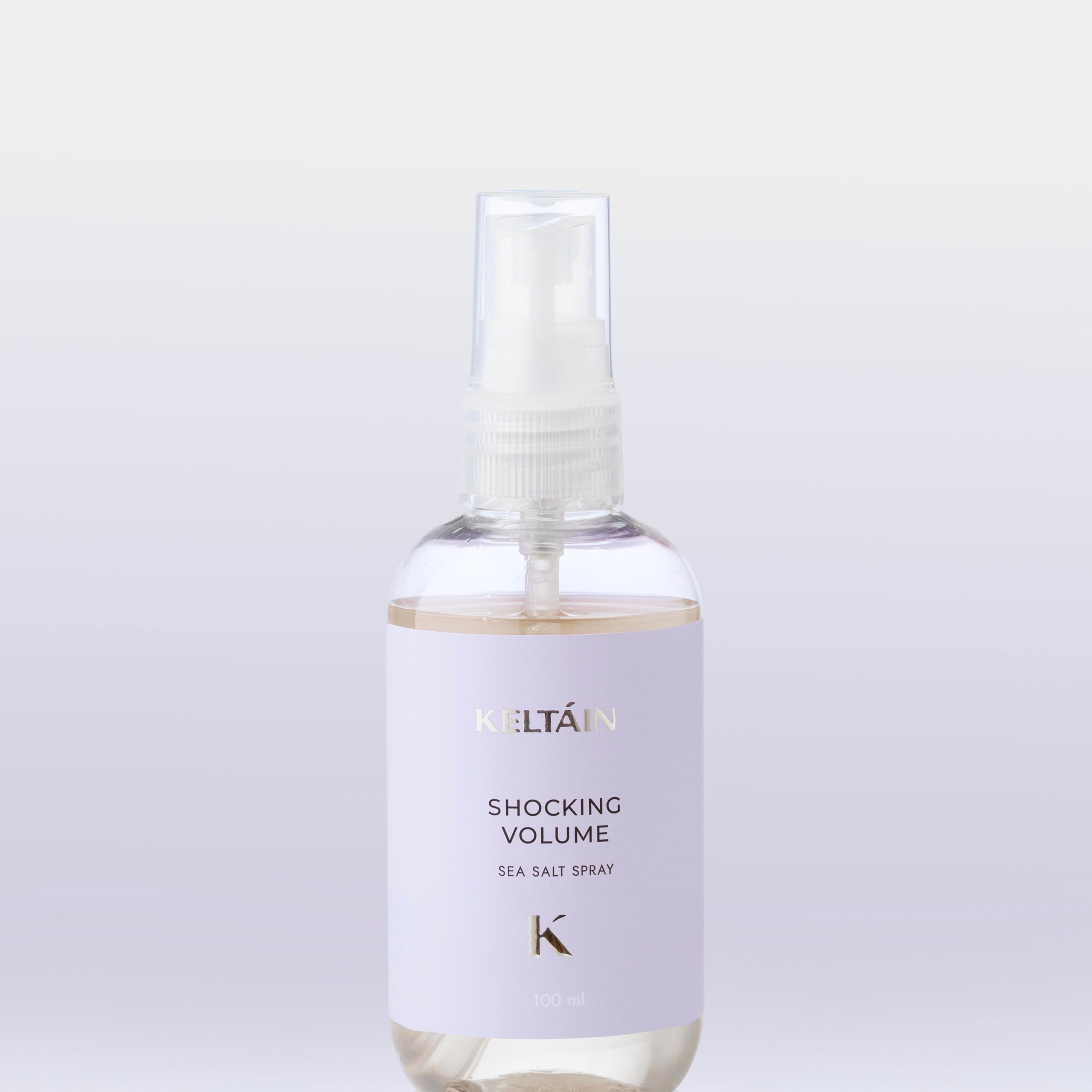 Спрей для волос на глянцевом фоне для маркетплейса