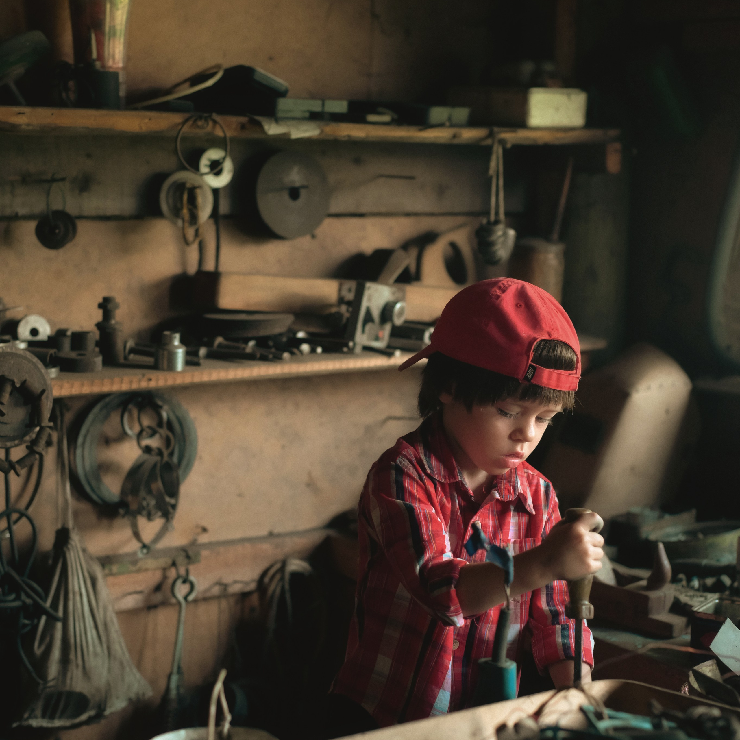 В дедушкиной мастерской