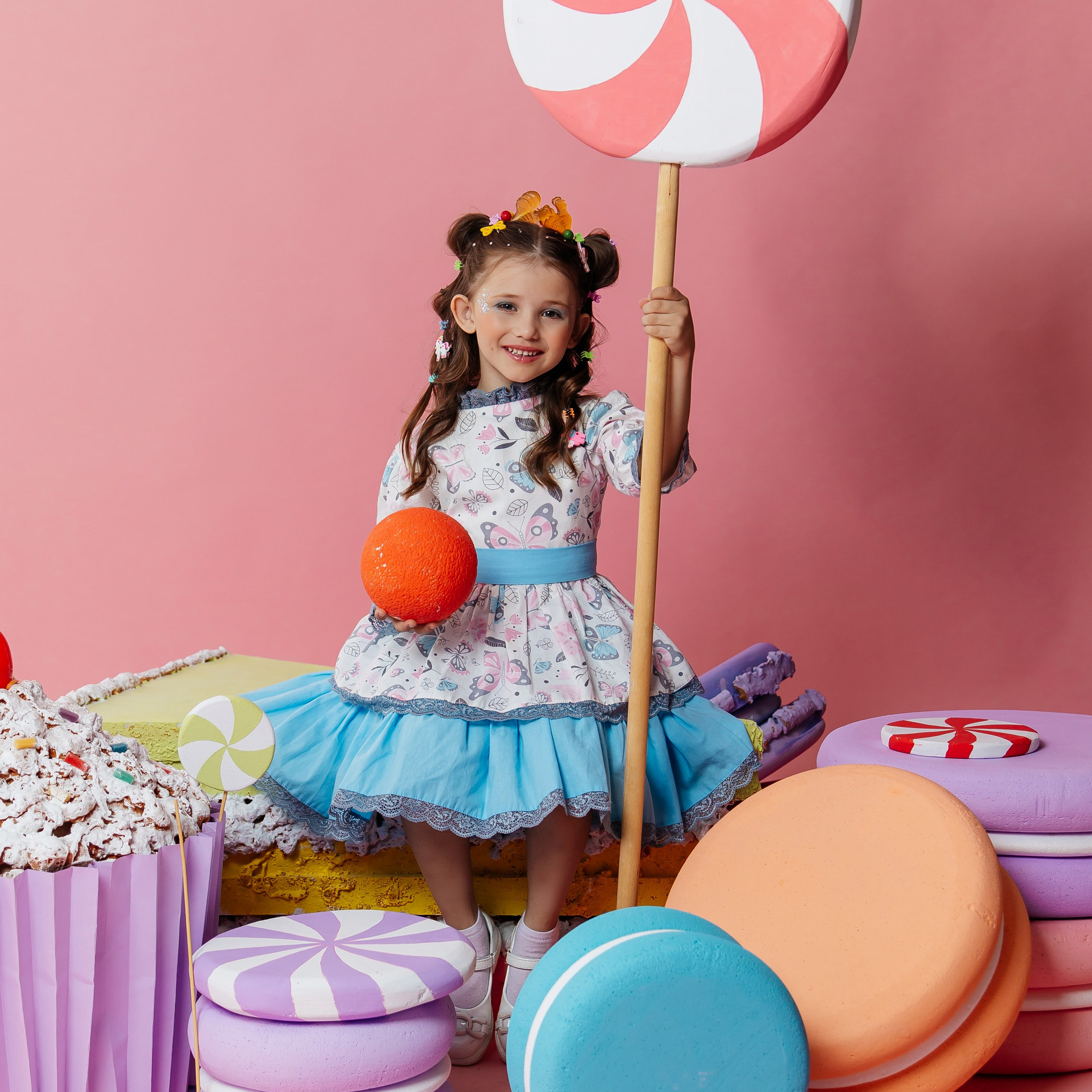 Женская съёмка в цветущих яблонях. Екатеринбург. Свадебный, семейный фотограф, контент съёмка. Екатеринбург. Елена Граф