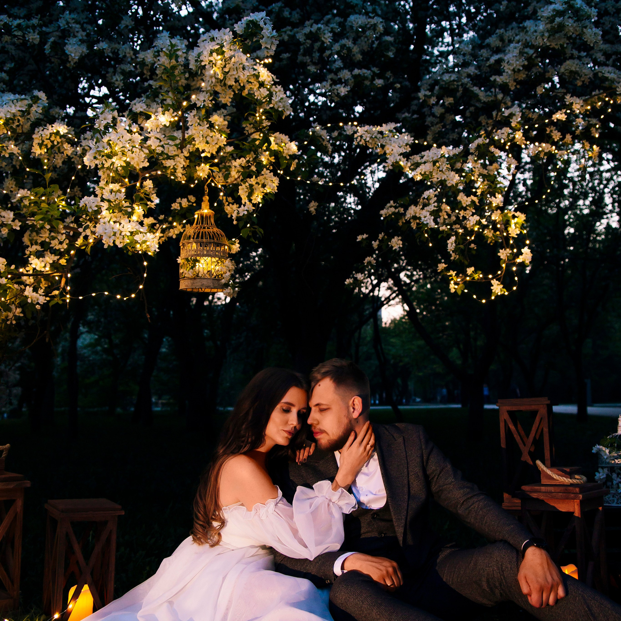 Прогулочная фотосессия молодоженов. Свадебный, семейный фотограф, контент съёмка. Екатеринбург. Елена Граф