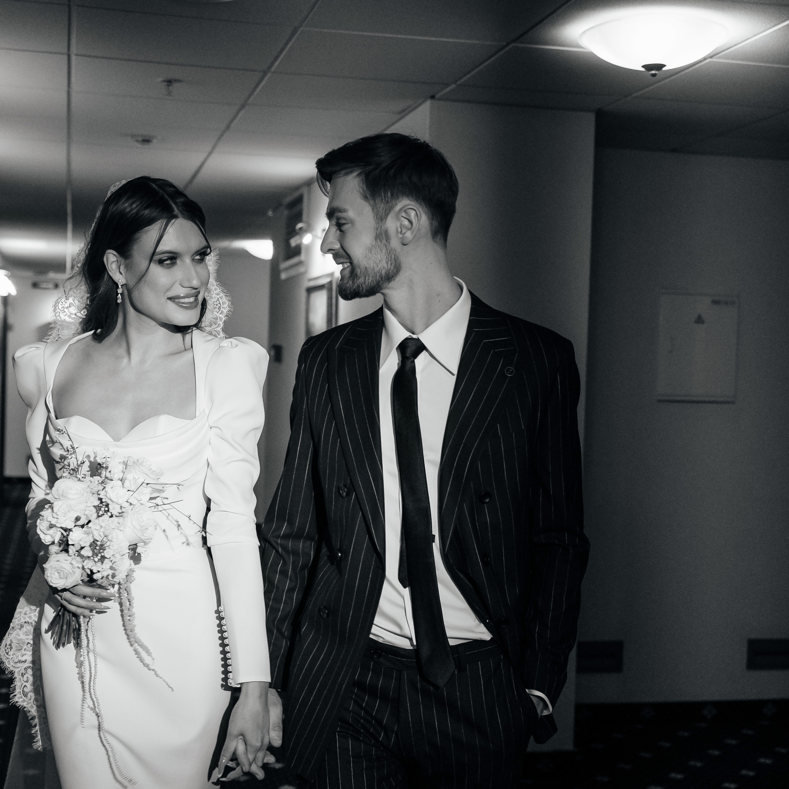 Свадебная фотосессия в отеле. Свадебный, семейный фотограф, контент съёмка. Екатеринбург. Елена Граф