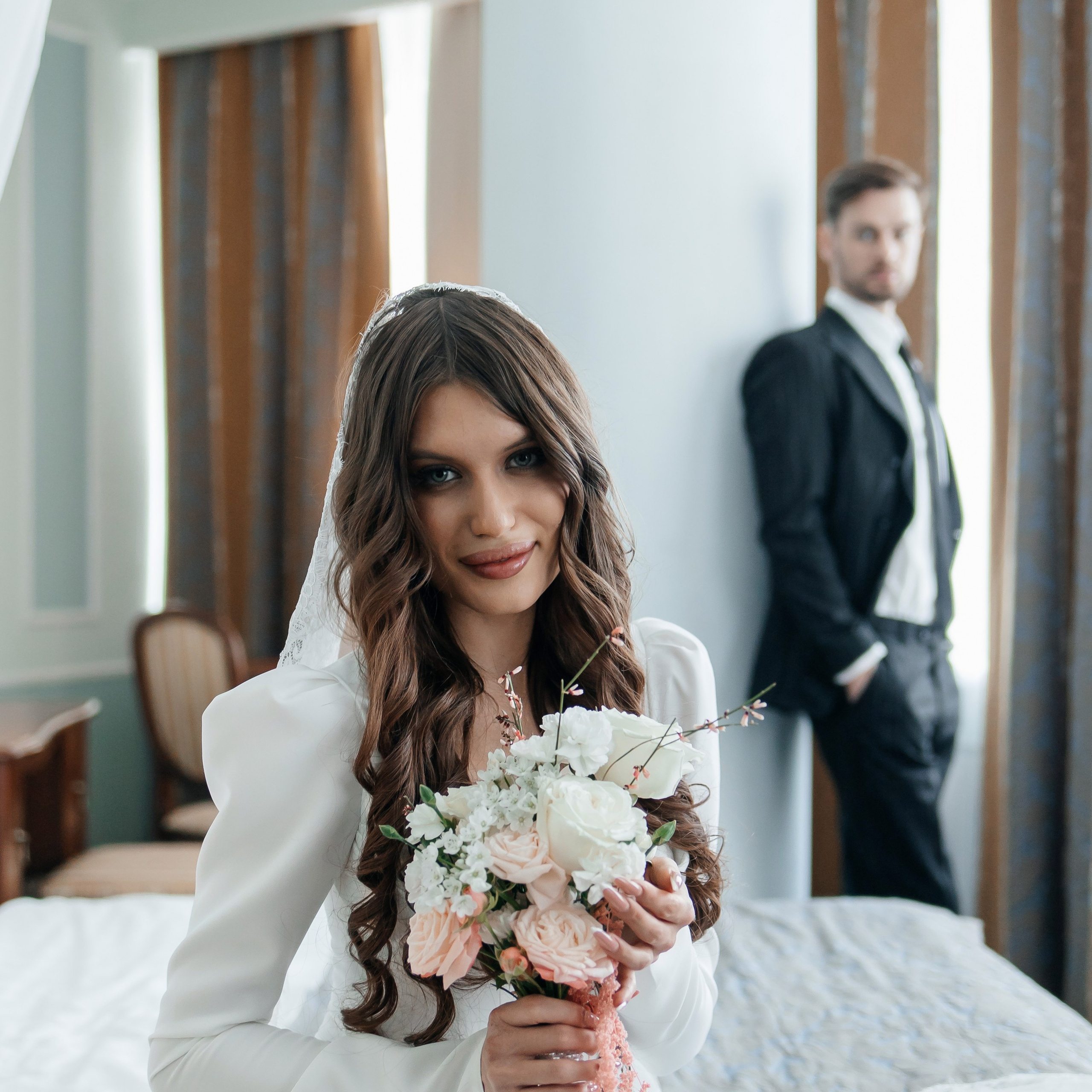 Свадебная фотосессия в отеле. Свадебный, семейный фотограф, контент съёмка. Екатеринбург. Елена Граф