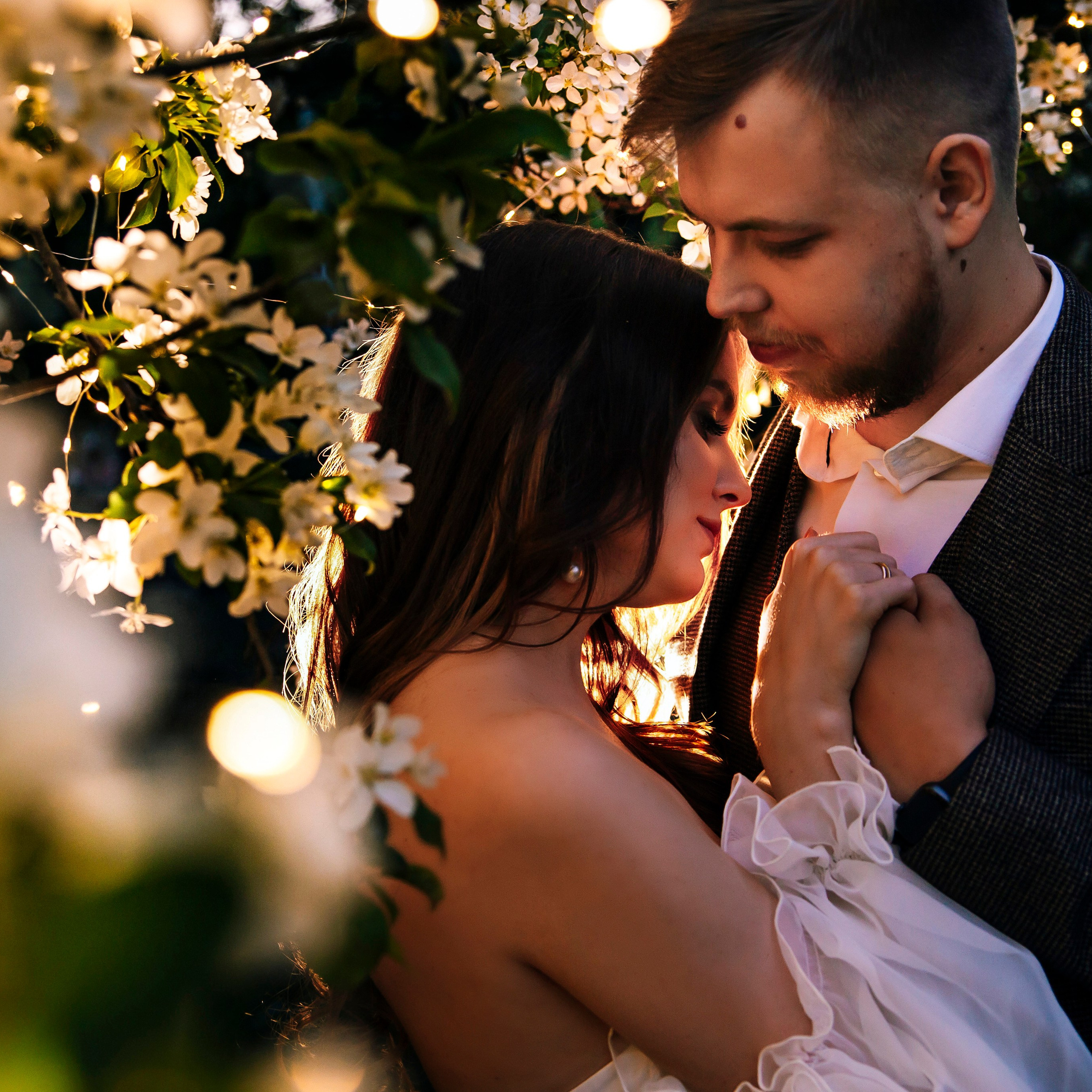 Прогулочная фотосессия молодоженов. Свадебный, семейный фотограф, контент съёмка. Екатеринбург. Елена Граф