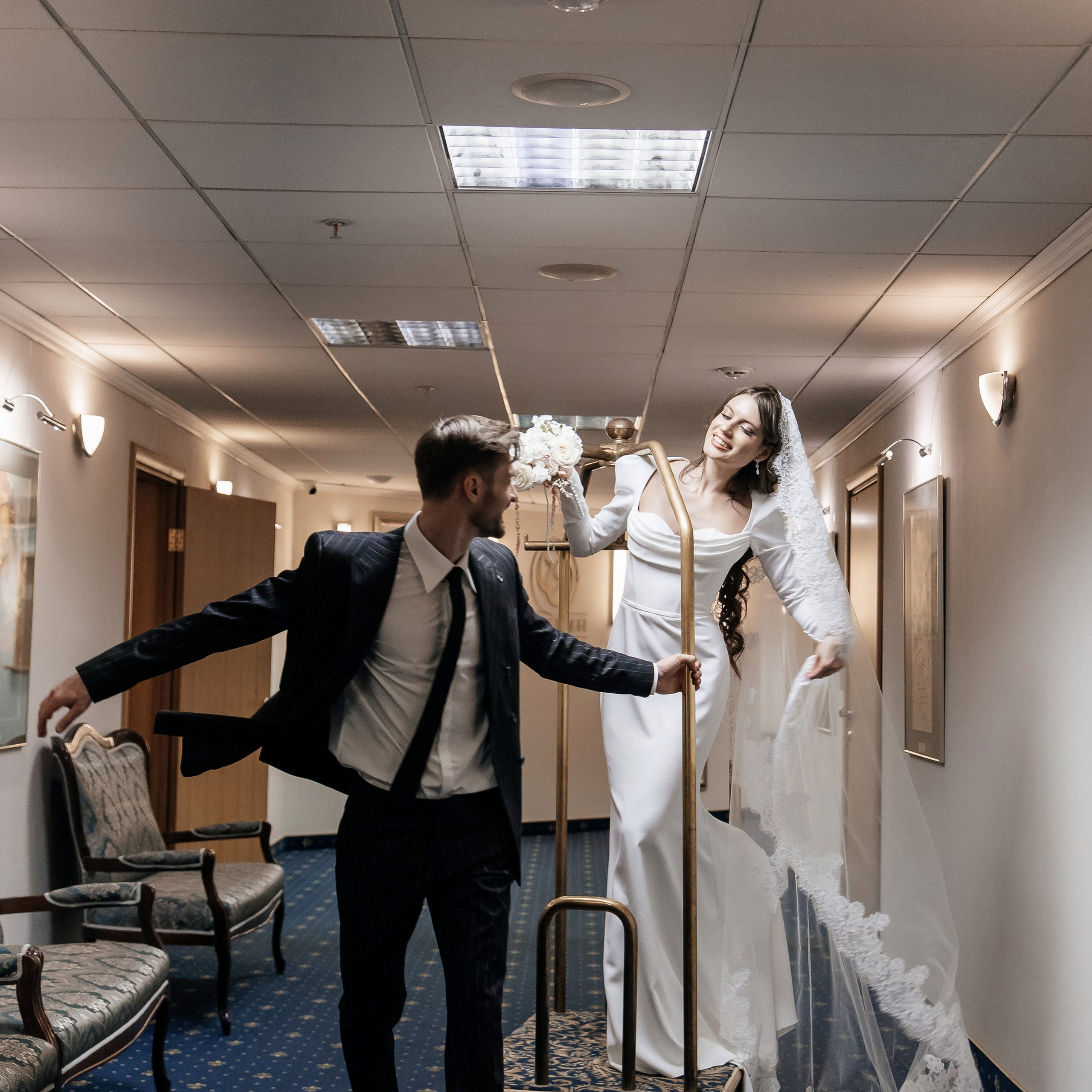 Свадебная фотосессия в отеле. Свадебный, семейный фотограф, контент съёмка. Екатеринбург. Елена Граф