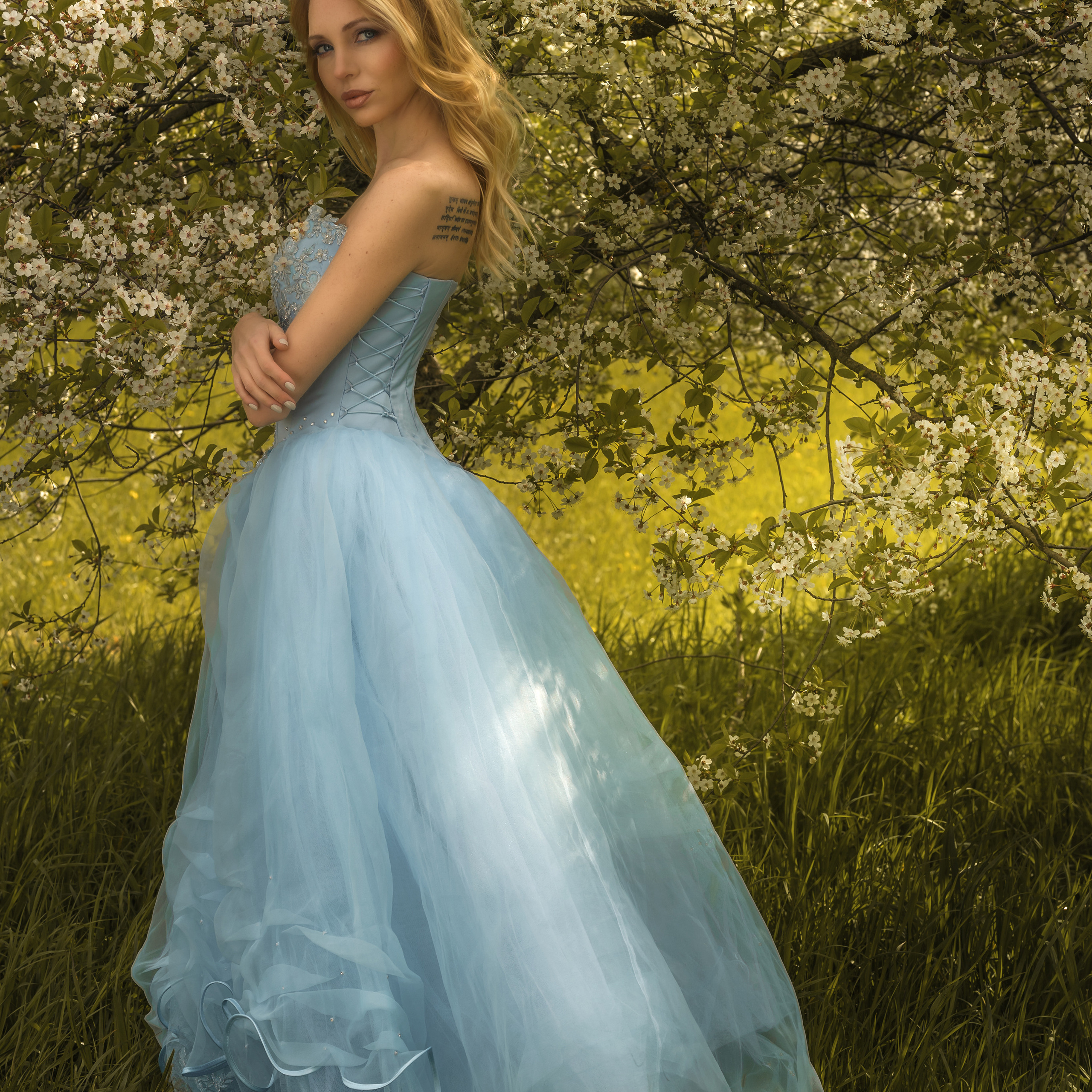 Фотосъемка женский портрет, студийный портрет, фотосъемка прогулка, женская фотосъемка, сексуальные фото, фото ню, фото для девушек, уличная фотосъемка, прогулка, стрит фото, фотосъемка пары, фото для двоих, семейная фотосъемка