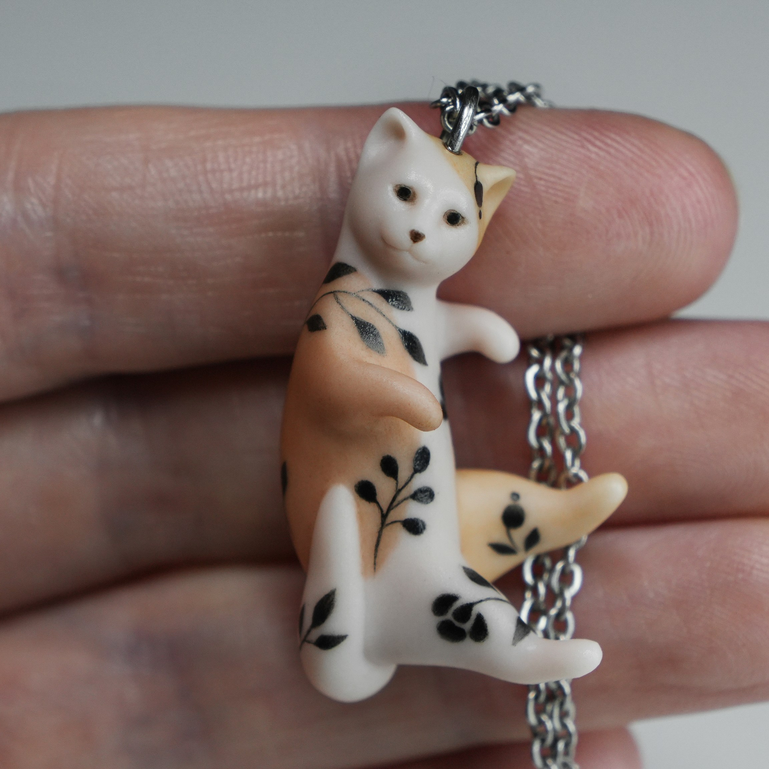 Кот с цветочным узором 6 000 руб