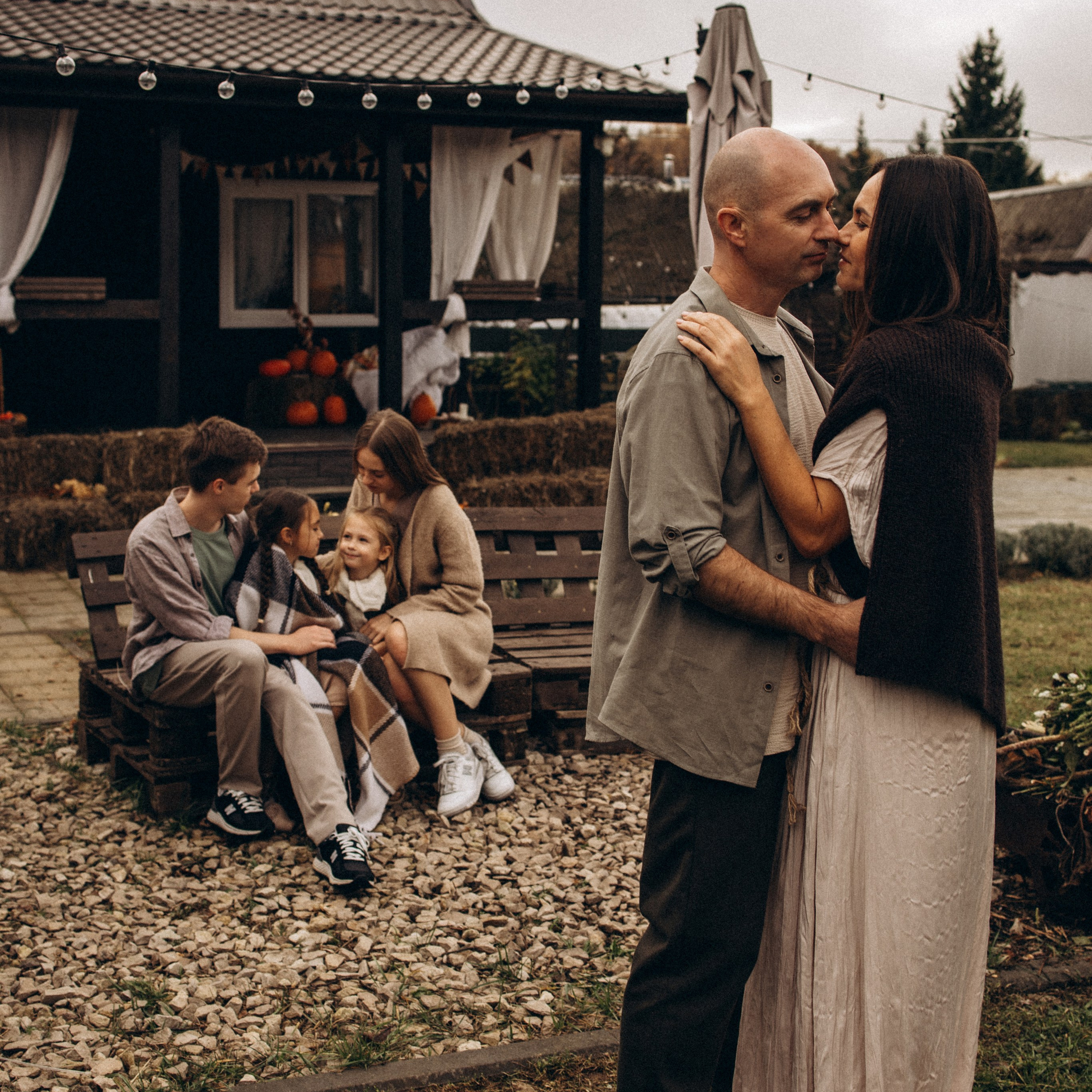 Юлия, Виктор, Саша, Настя, Ксюша и Аленка