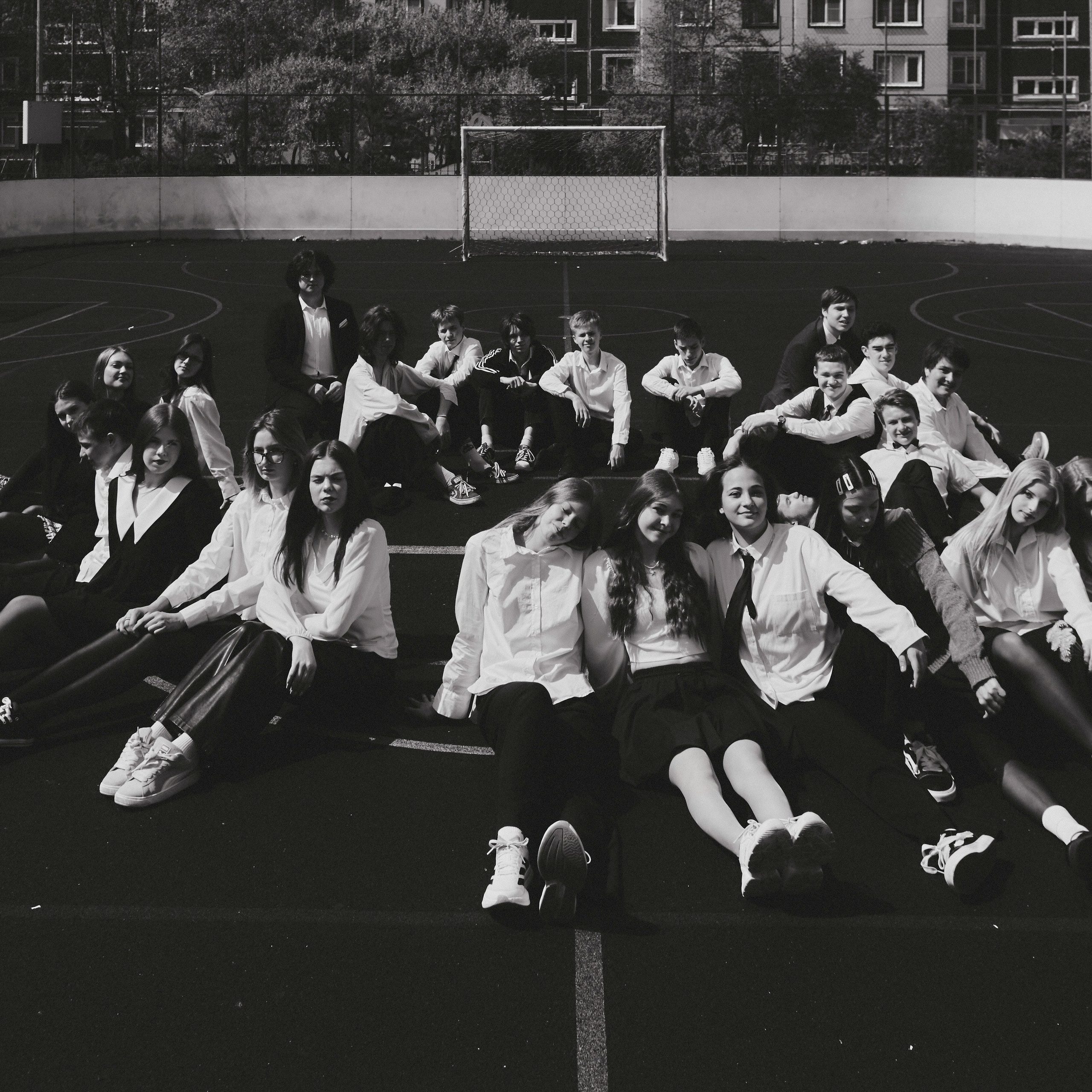 В стенах школы