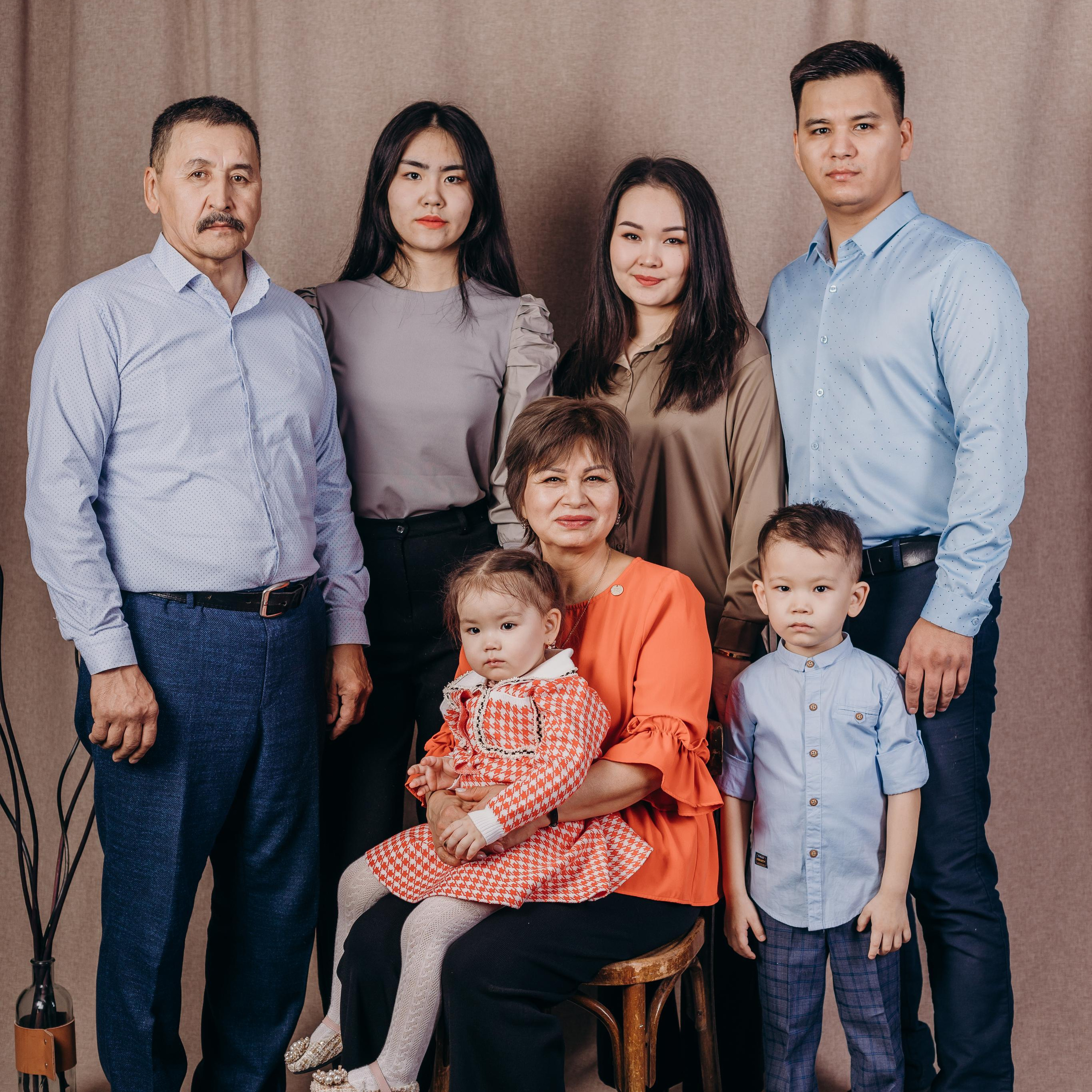 Отзывы о фотографе в Алматы. Фотограф в Алматы Сиражев Карымсак. Фотосессия, бизнес портреты